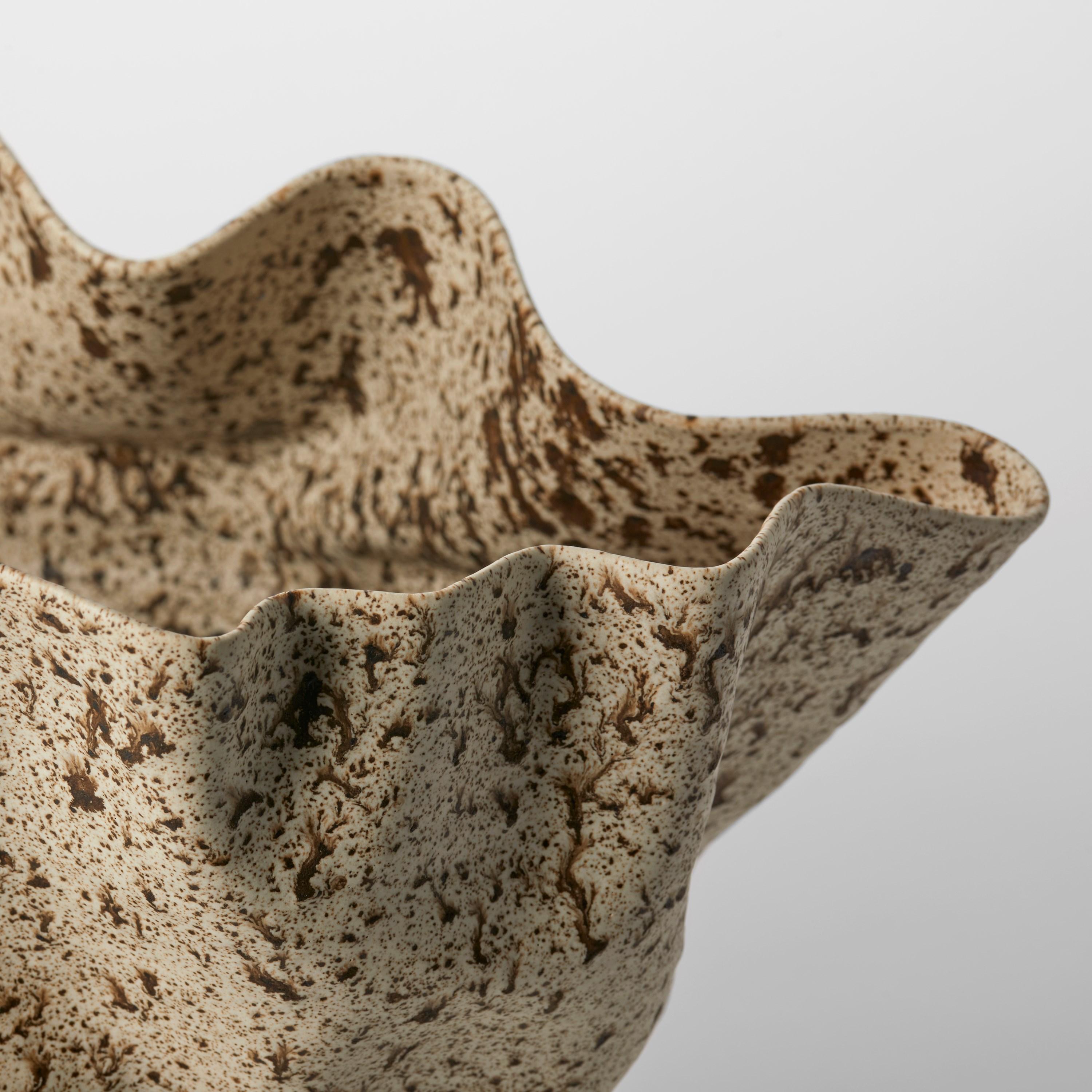 Undulating Form in Speckled Glaze No 145 by Nicholas Arroyave-Portela In New Condition For Sale In London, GB
