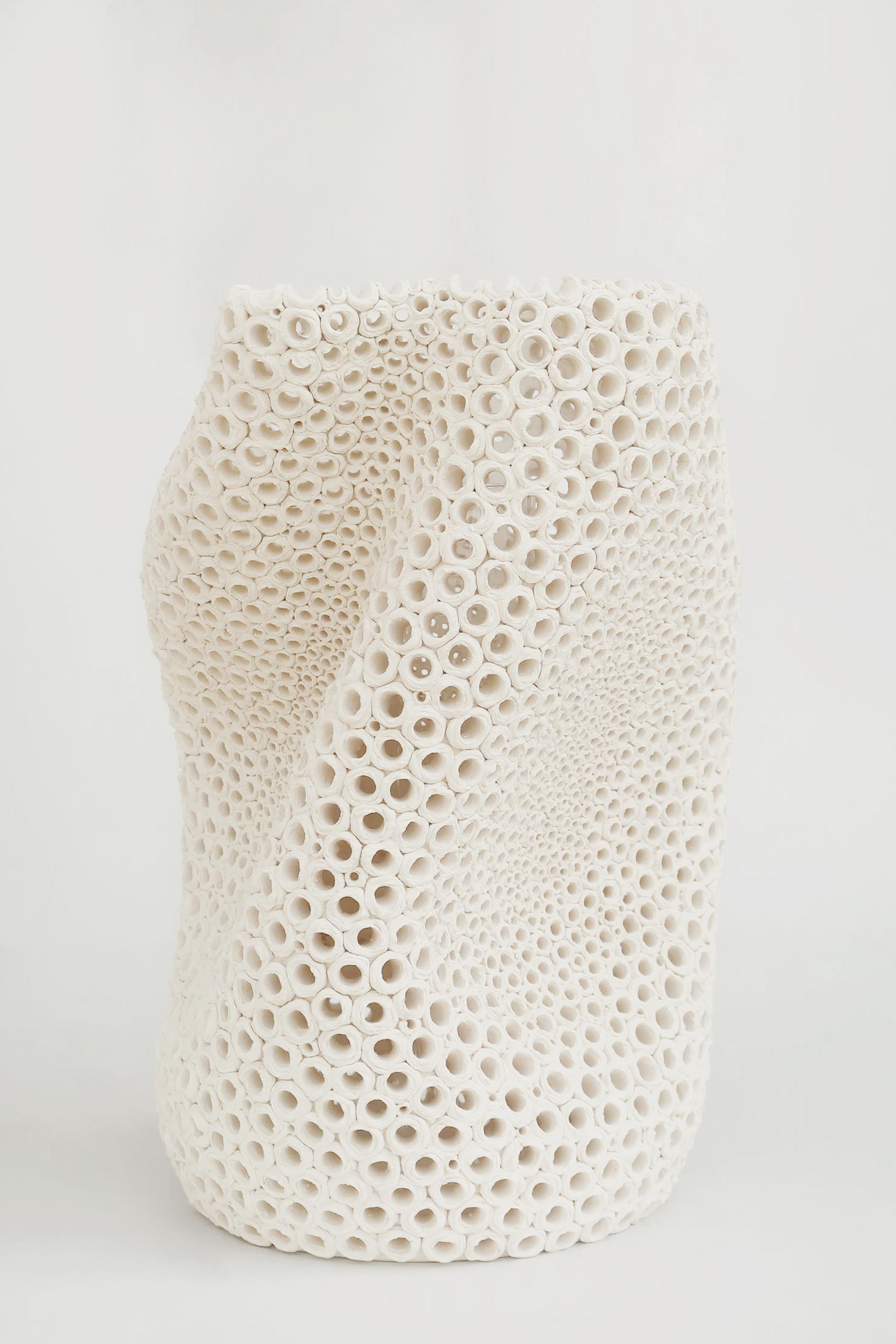 Moderne Vase Undulating Hand-Pierced Limited Edition Earthenware de Gilles Caffier en vente