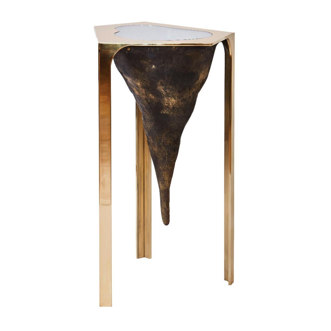 Table Unearth en bronze:: verre et laiton de Cam Crockford