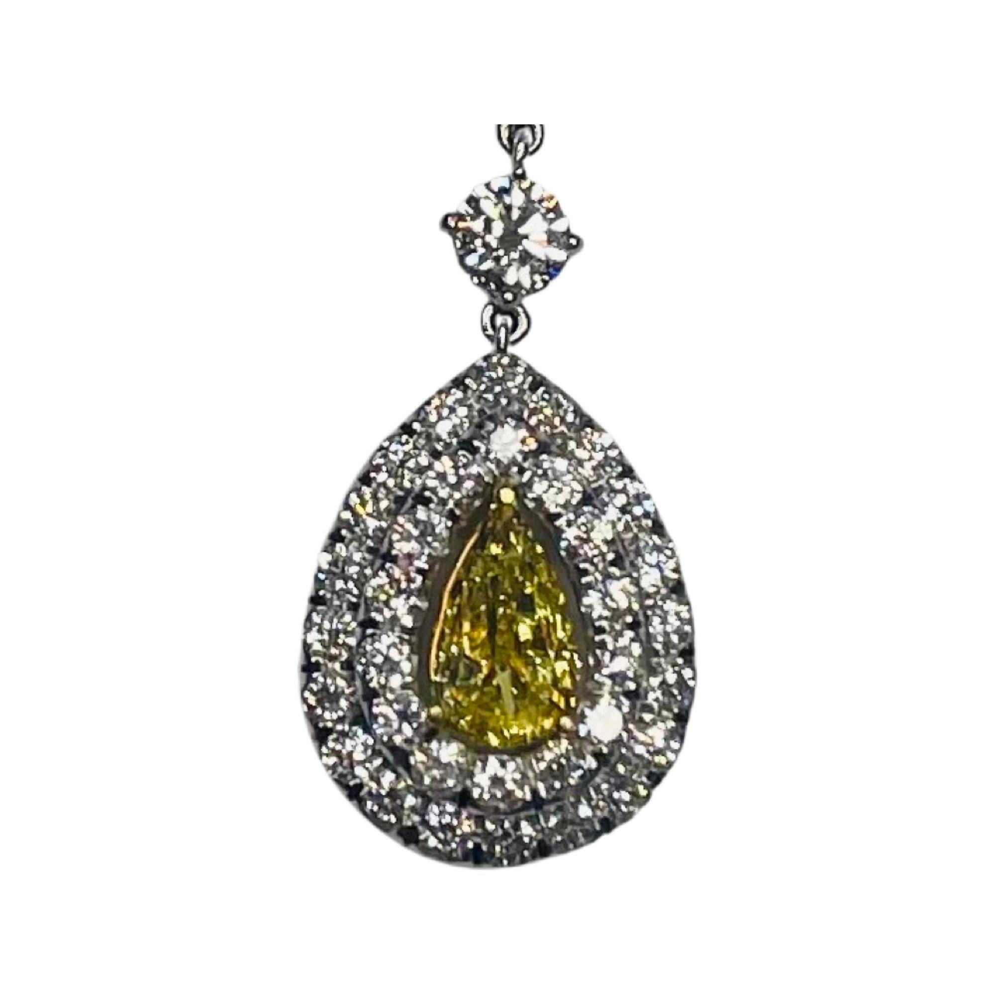 Halskette aus Platin und 18KT Gold mit weißen Diamanten und gelben Diamanten in der Mitte Damen im Angebot