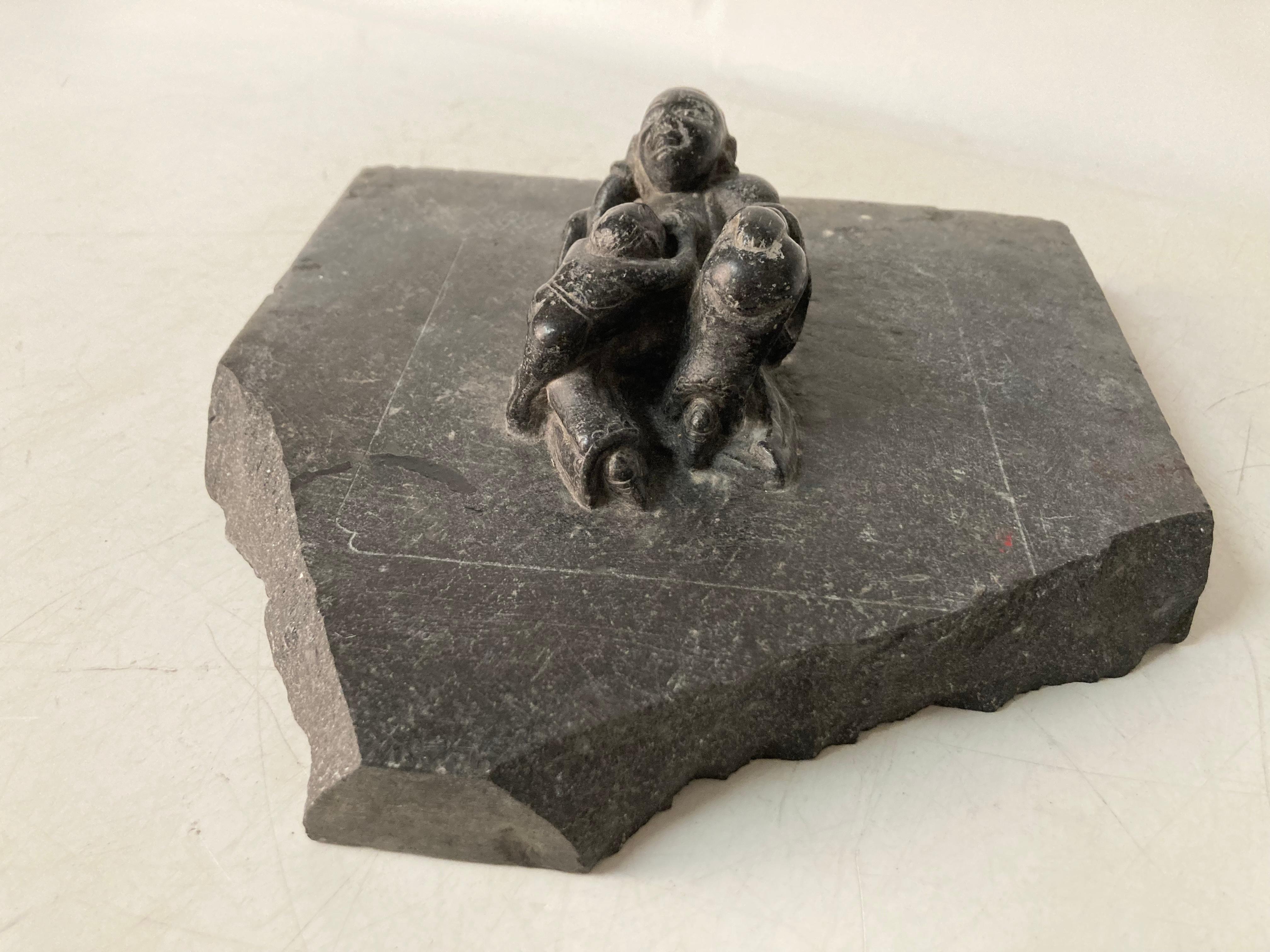 Scultura in pietra Inuit Madre & Child non finita in studio A. Stone In condizioni deteriorate in vendita a Bridgeport, CT
