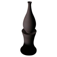 Scultura decorativa in gres per tutti i giorni Unfolding Darkness I di Giulia Cosenza