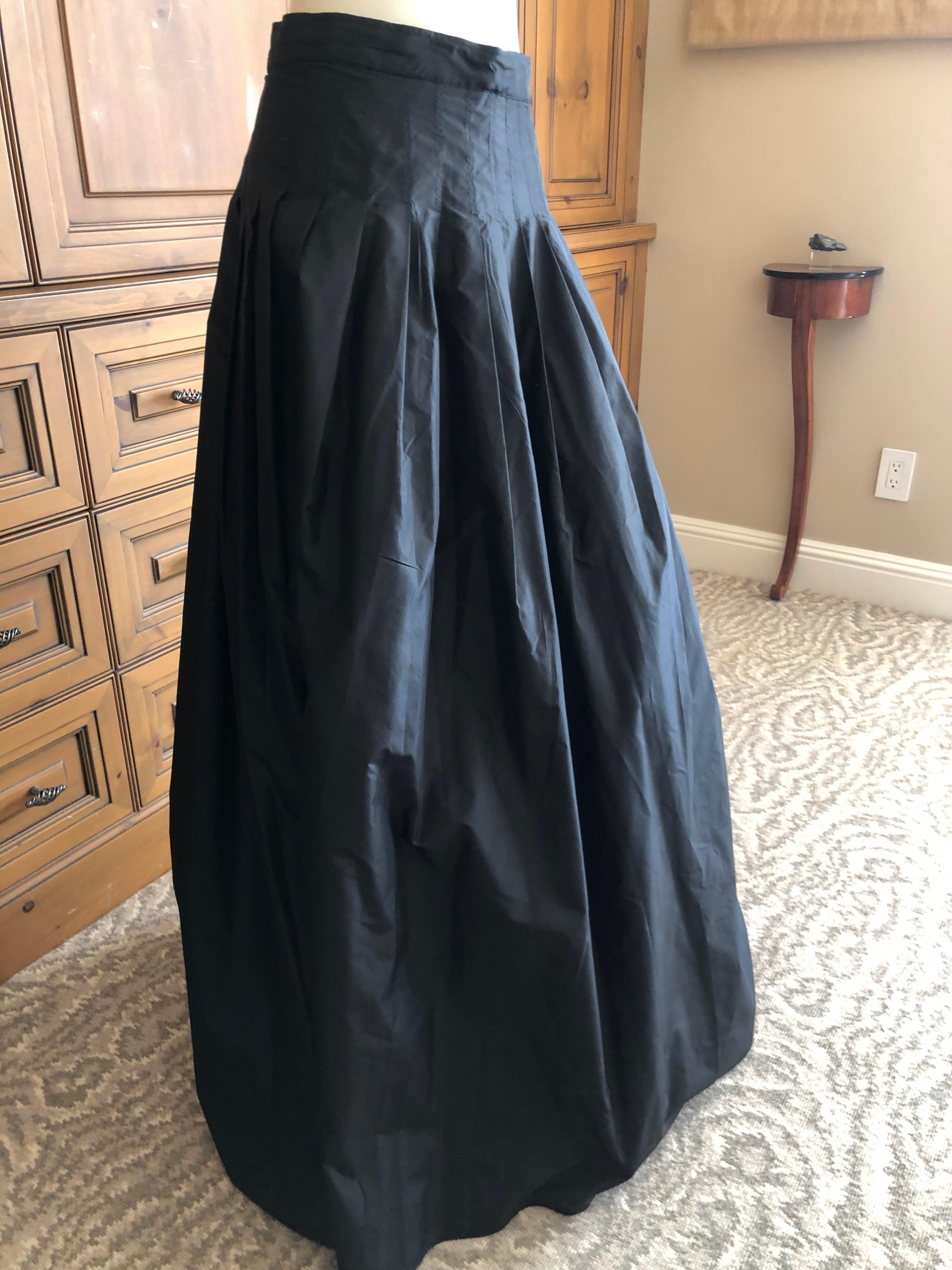 Women's Ungaro Elegant Silk Taffeta Black Ball Skirt with Tulle and Horsehair Underskirt For Sale