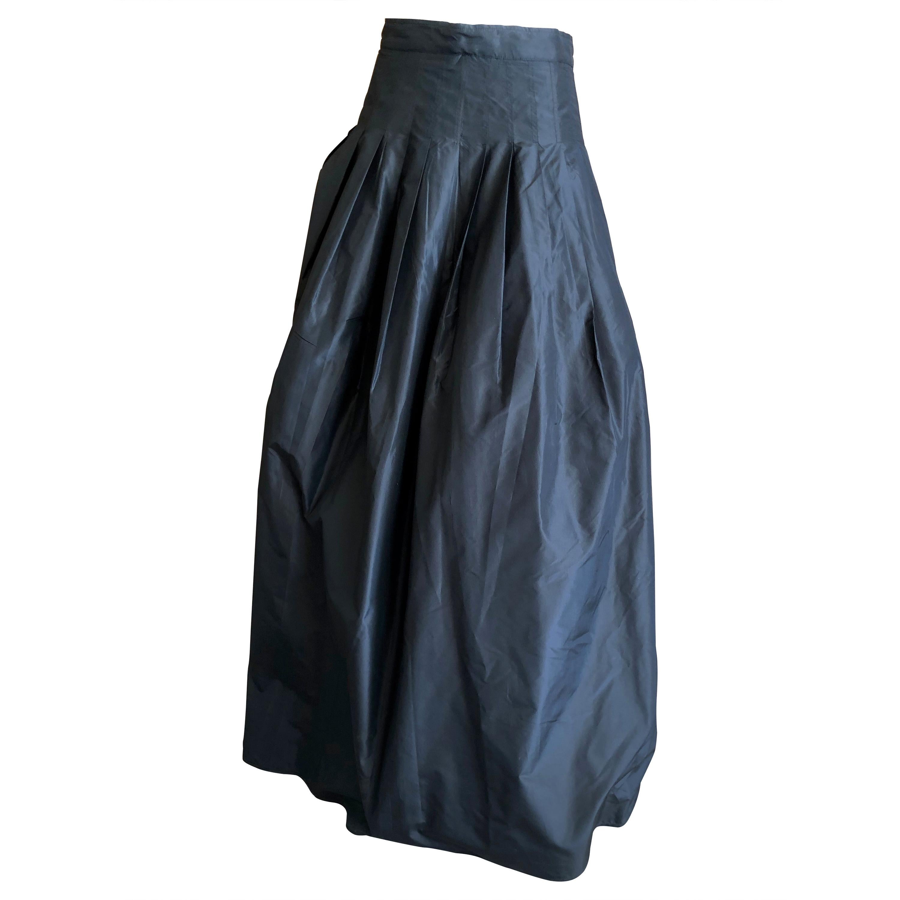 Ungaro Elegant Silk Taffeta Black Ball Skirt with Tulle and Horsehair Underskirt For Sale