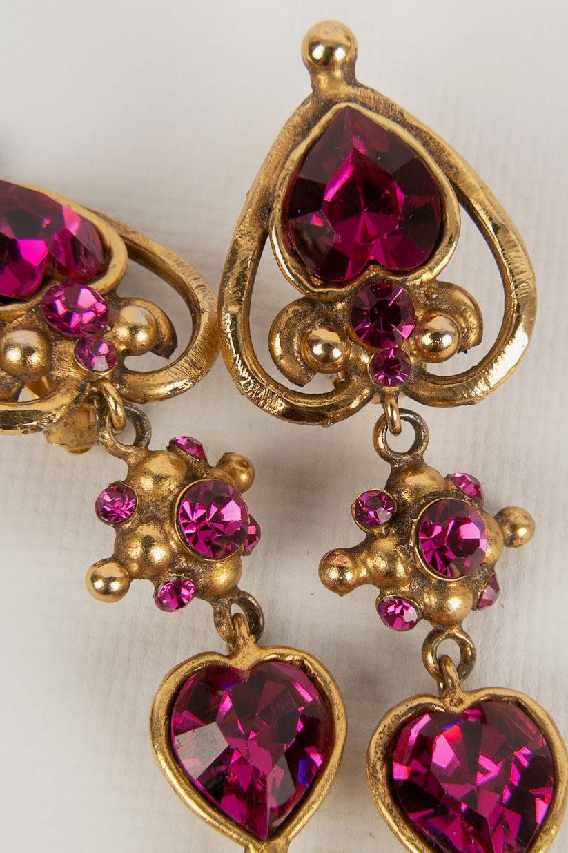 Orecchini a clip Ungaro in metallo dorato e strass In condizioni ottime in vendita a SAINT-OUEN-SUR-SEINE, FR