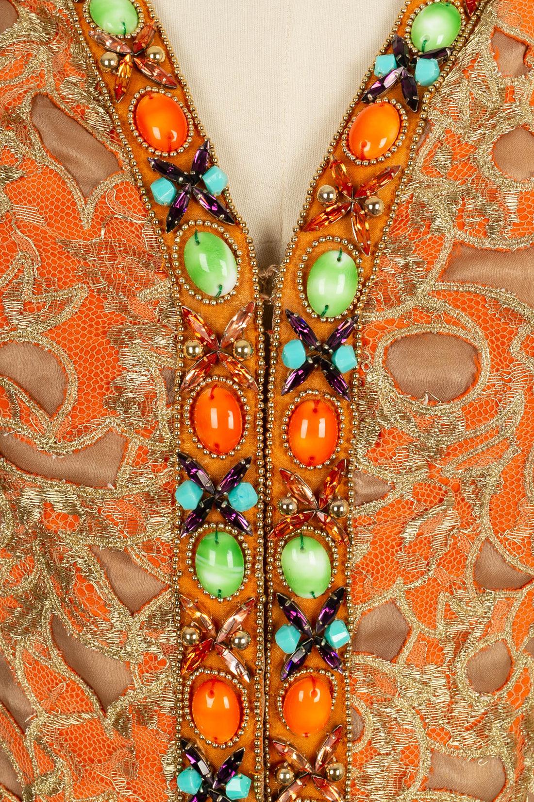 Ungaro Haute brodée de fleurs, de perles et de strass Ensemble Couture en vente 12