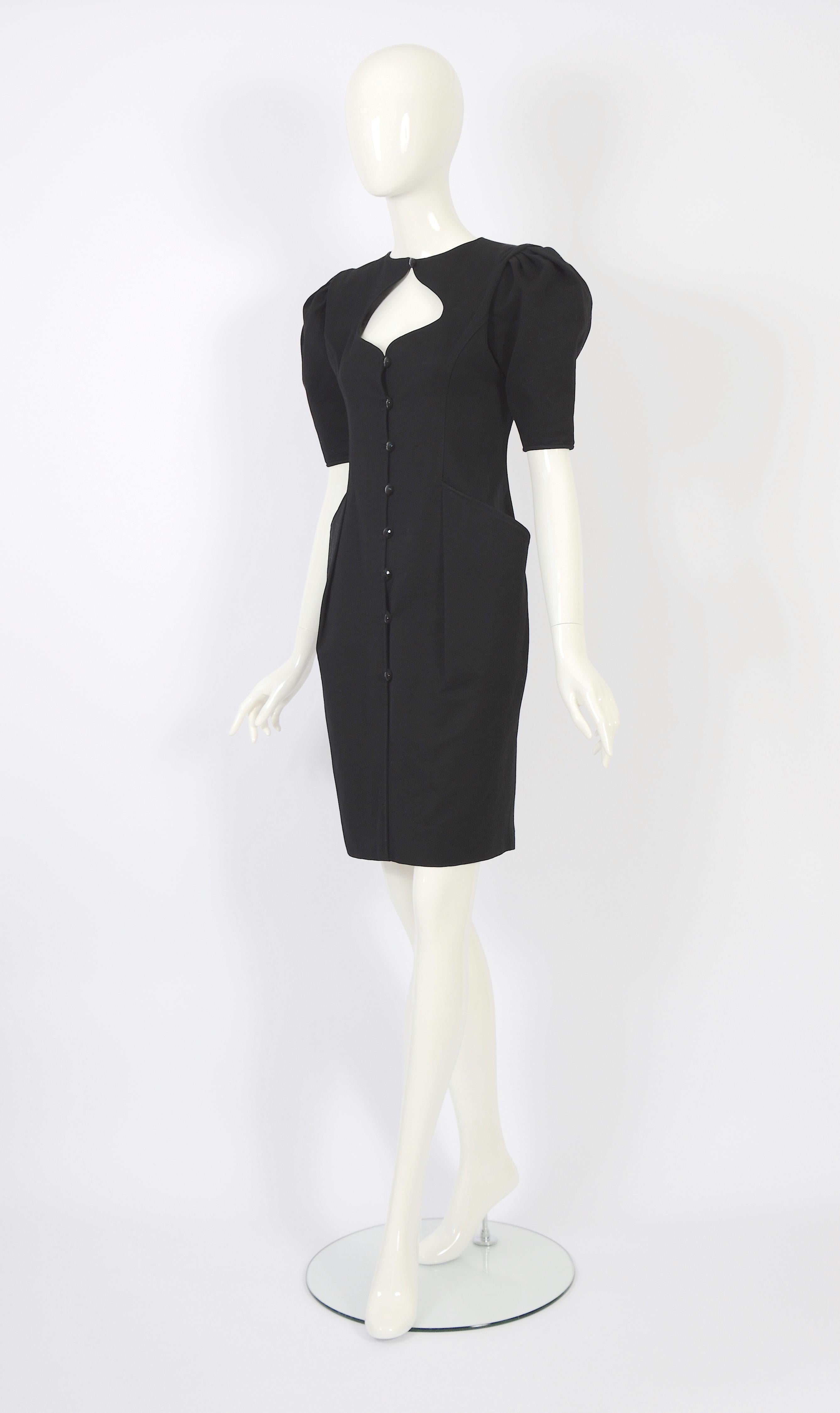 Ungaro Parallele 1980s vintage black silk heart shaped keyhole bust dress   In Excellent Condition In Antwerp, BE