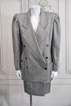Ungaro Wool Houndstooth Strong Shoulder Suit