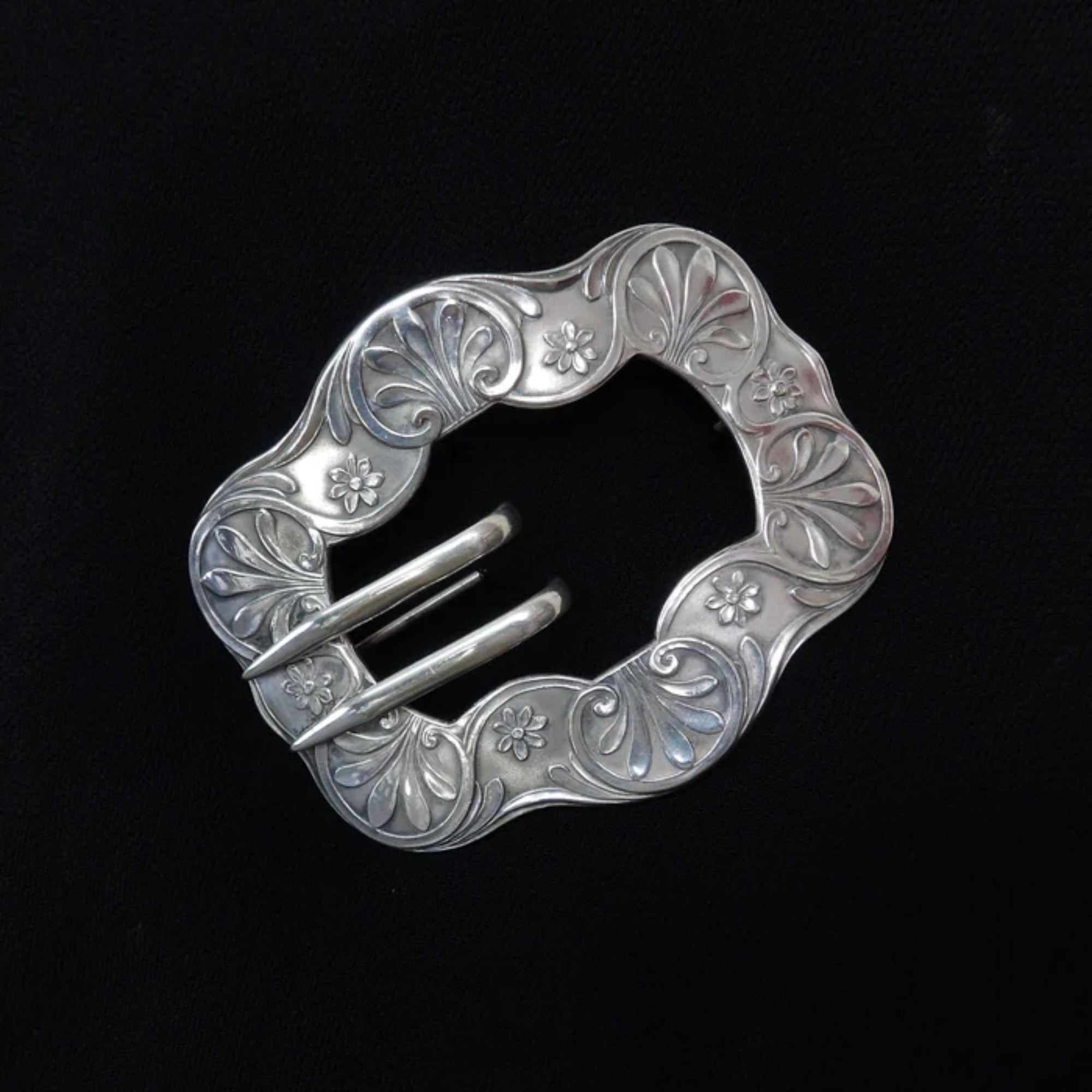 Spilla o fibbia per cintura in argento sterling Unger Brothers in vendita 1
