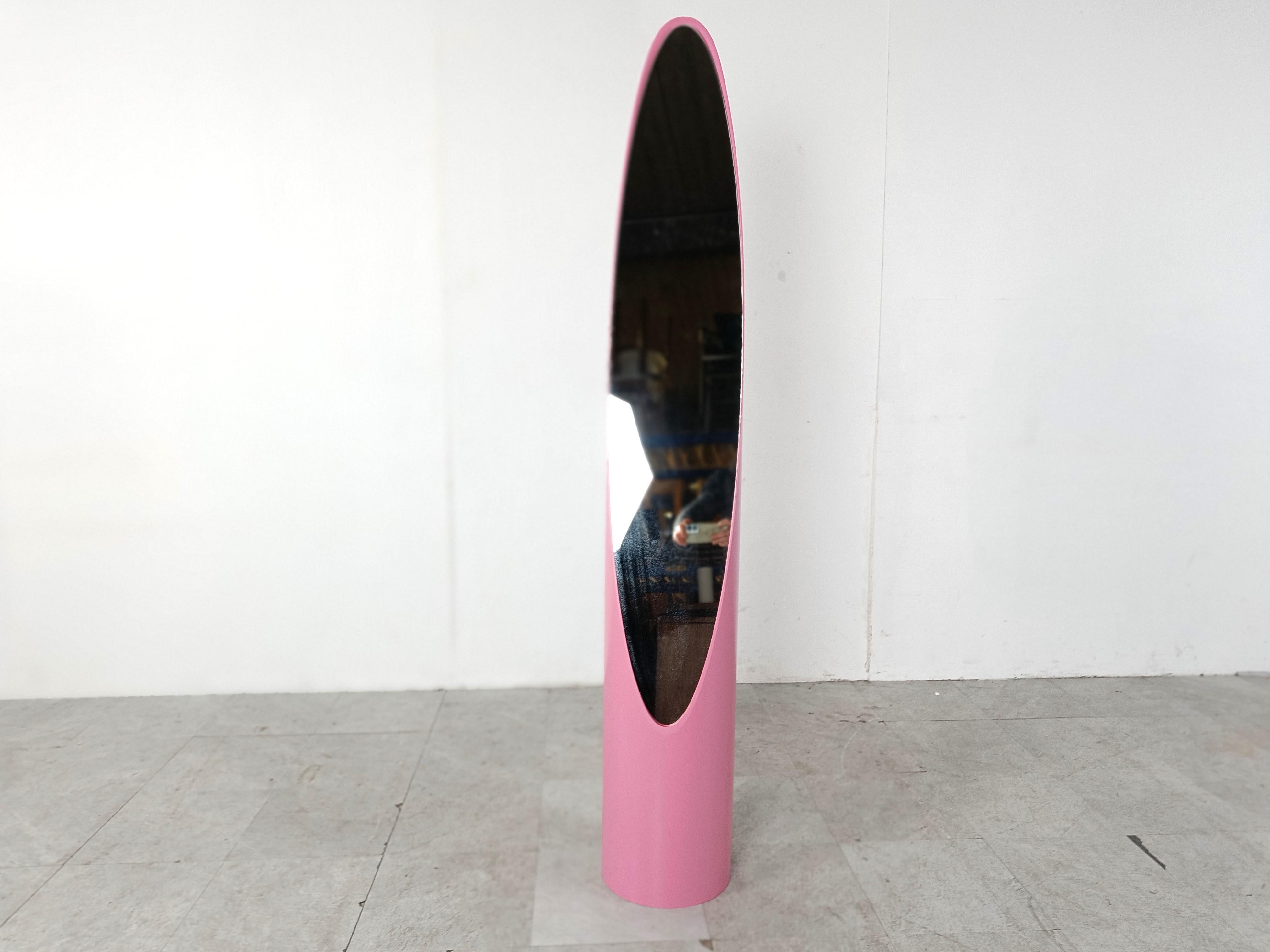 Vintage 'Lipstick' floor mirror designed by Rodolfo Bonetto

good condition.

Great timeless design

1970s - Italy

Dimensions:
Height: 164cm/64.56