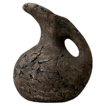 Scandinave moderne Poterie non émaillée en frêne volcanique, signée, milieu du 20e siècle en vente