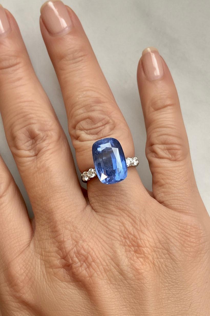 Unerhitzter 13,12 Karat Ceylon Blauer Saphir, loser Edelstein, zertifiziert Cushion (Zeitgenössisch) im Angebot