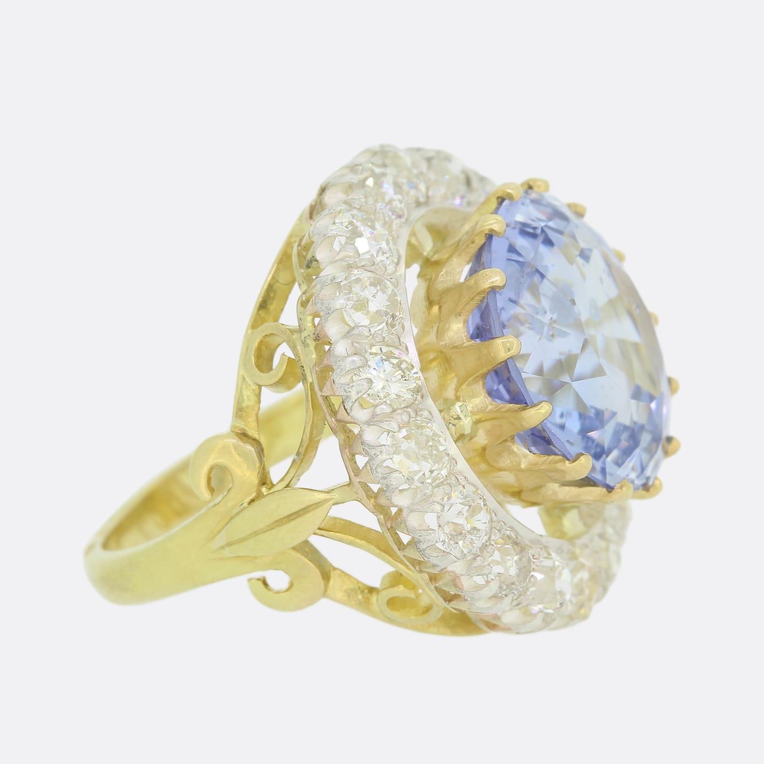 Cluster-Ring mit unerhitztem 13,81 Karat Ceylon-Saphir und Diamant (Moderne) im Angebot