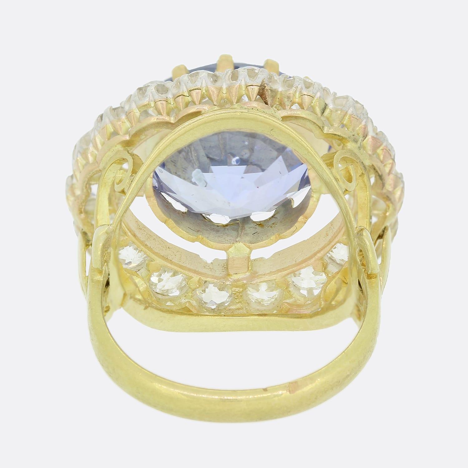 Cluster-Ring mit unerhitztem 13,81 Karat Ceylon-Saphir und Diamant (Rundschliff) im Angebot