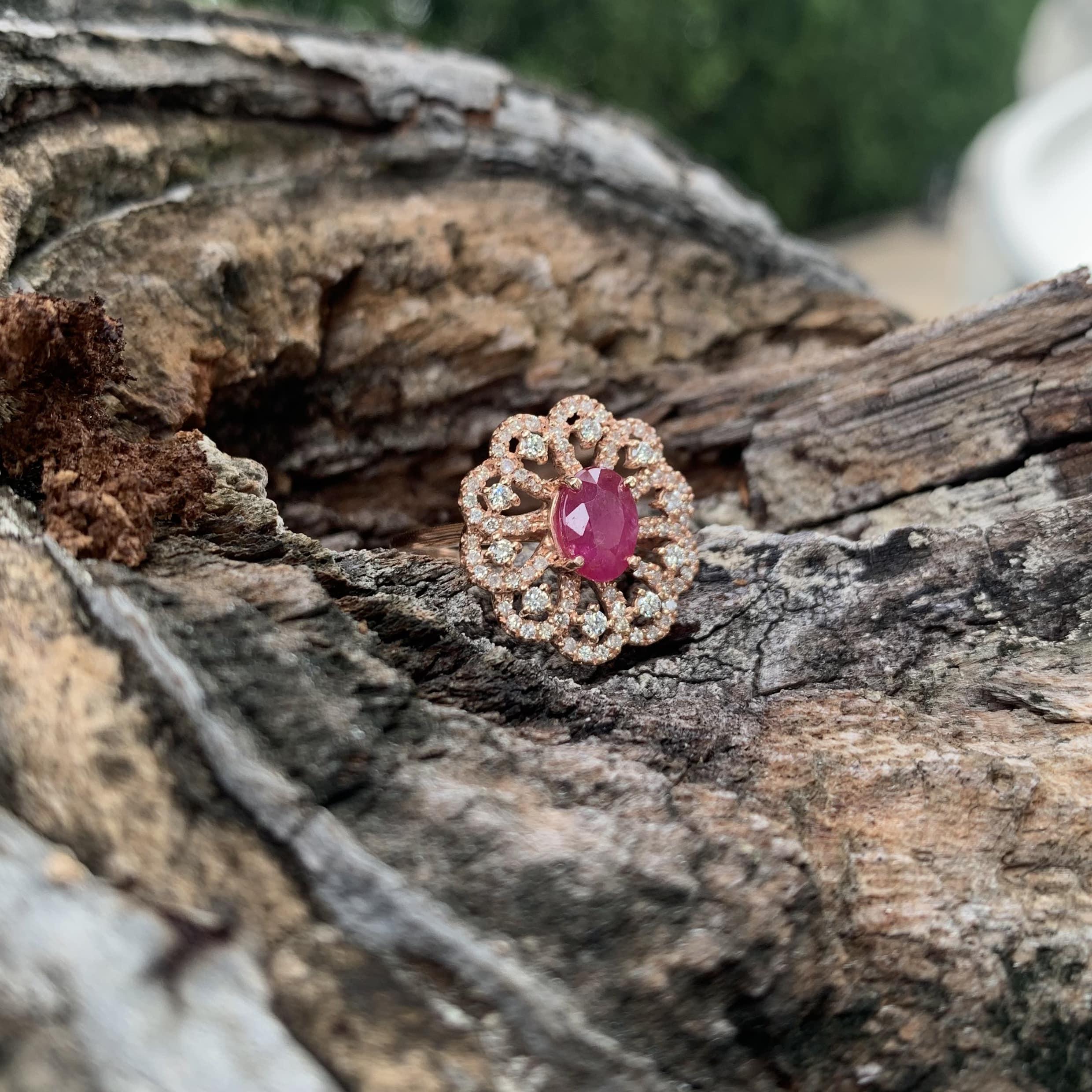 Victorian No-Heat 1.49 Ct Pink Ruby & Diamond Fancy Cocktail Ring in 18K Rose Gold For Sale