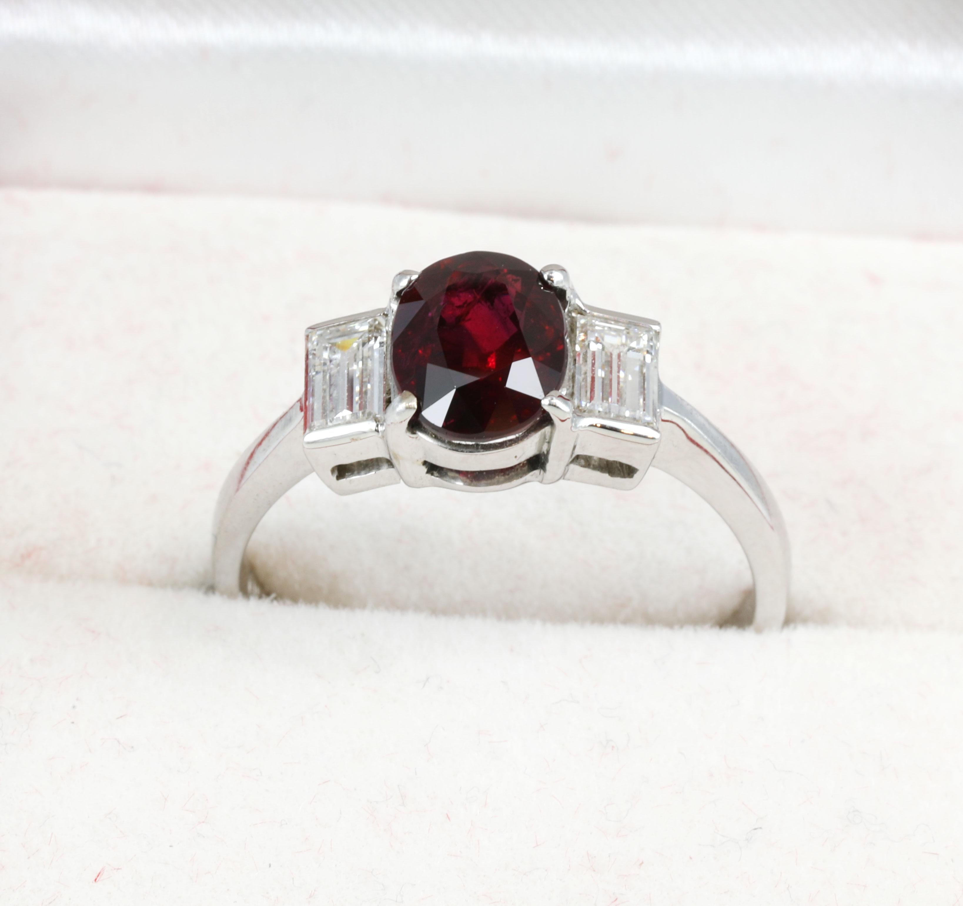 Modern Unheated 1.54 Carat “Pigeon’s Blood” Ruby & Diamond 18K Gold Ring, GIA Certified For Sale