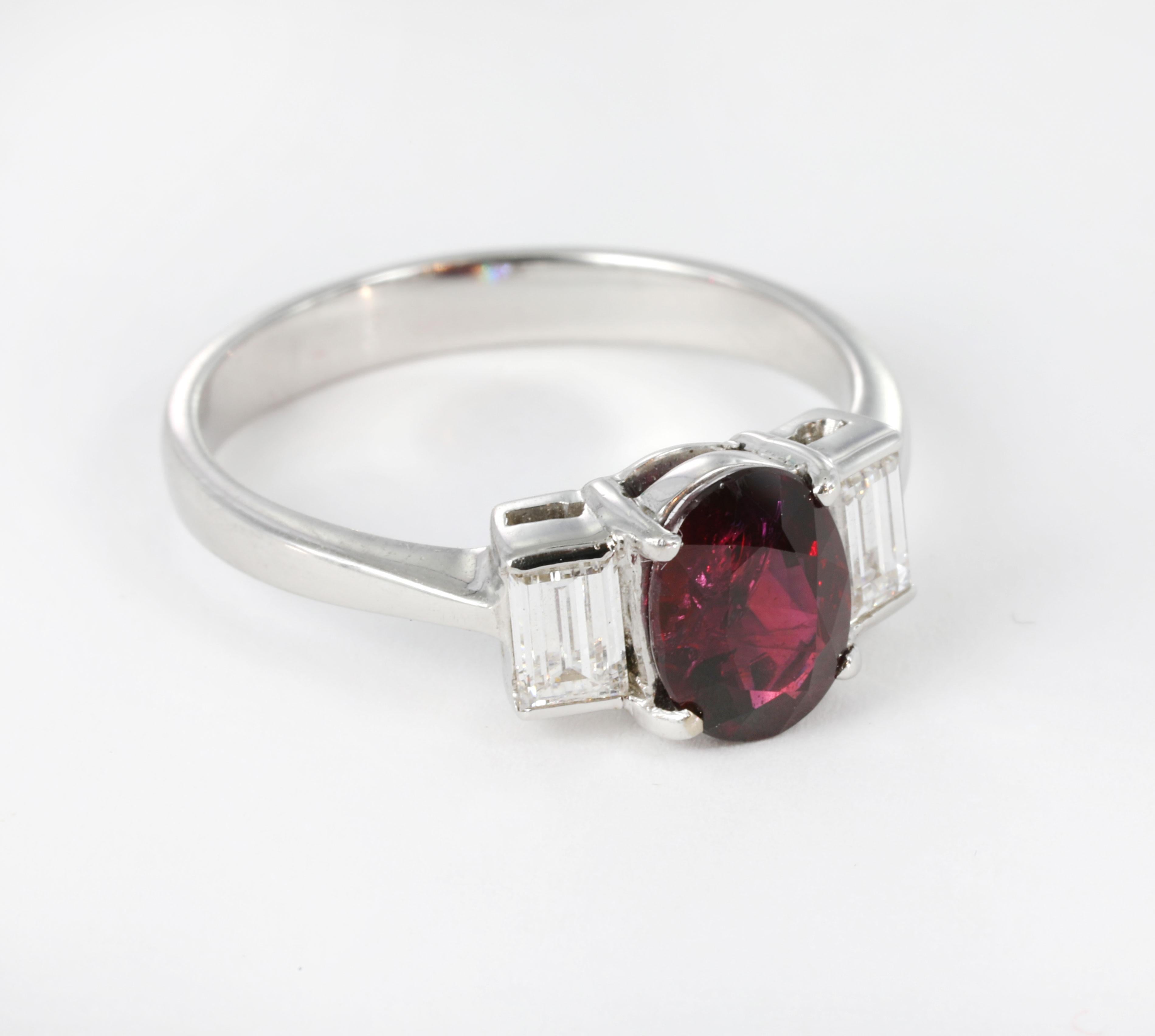 Unheated 1.54 Carat “Pigeon’s Blood” Ruby & Diamond 18K Gold Ring, GIA Certified In Good Condition For Sale In Pasadena, CA