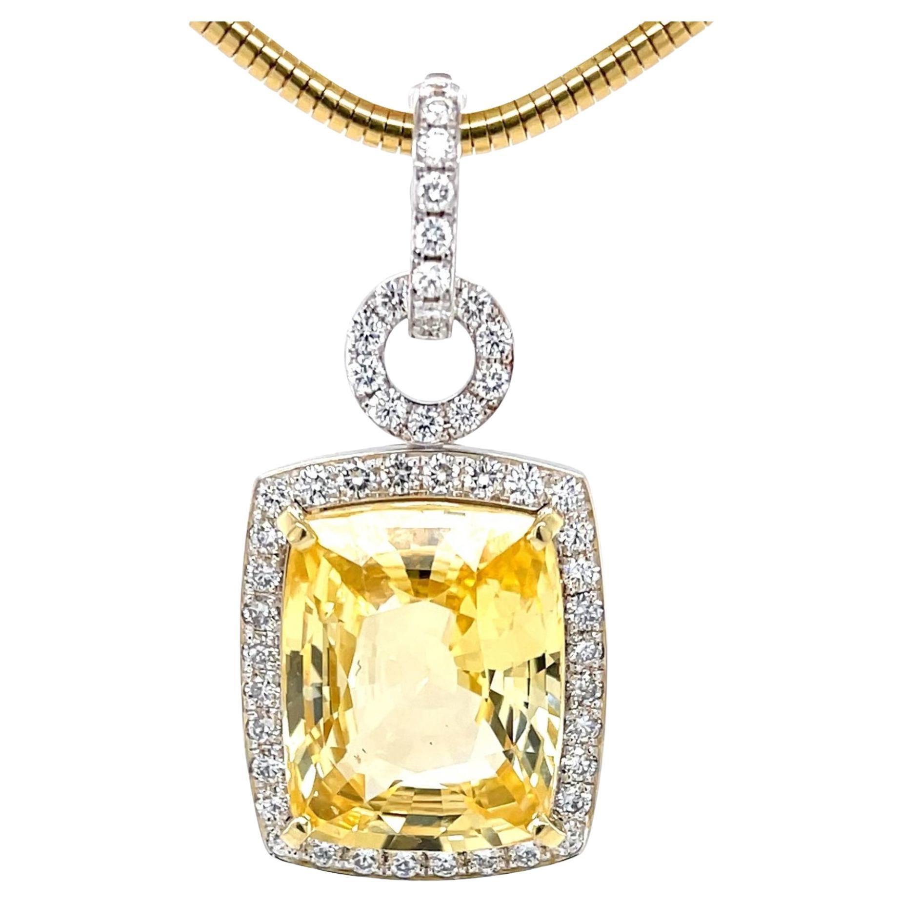 Pendente con zaffiro giallo non riscaldato da 24,75 carati e diamante, certificato GIA