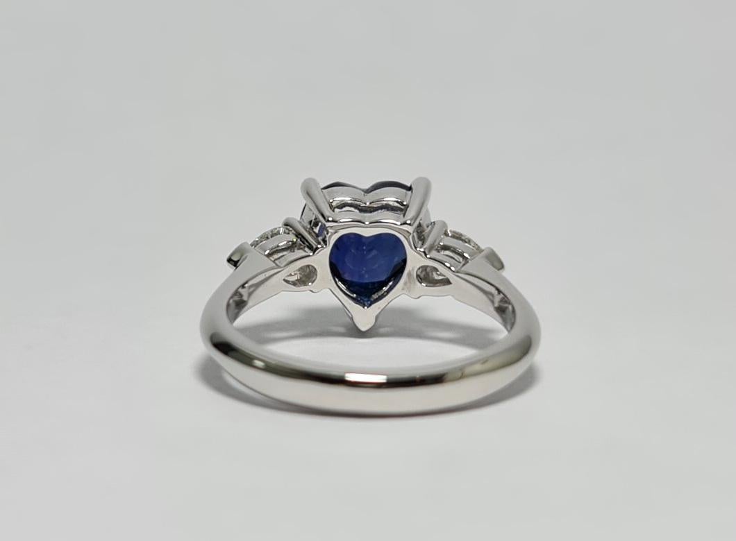 Lotus Unheated Royal Blue 2.51Ct Heart Sapphire, Pear Diamond 18k White Gold Ring For Sale 1