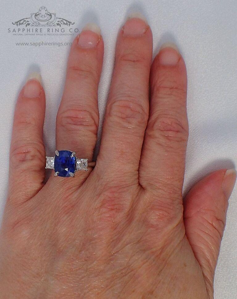 Unheated 3 Stone Sapphire Ring, 5.07 Carat Platinum 950 GIA Certified x 3 For Sale 3