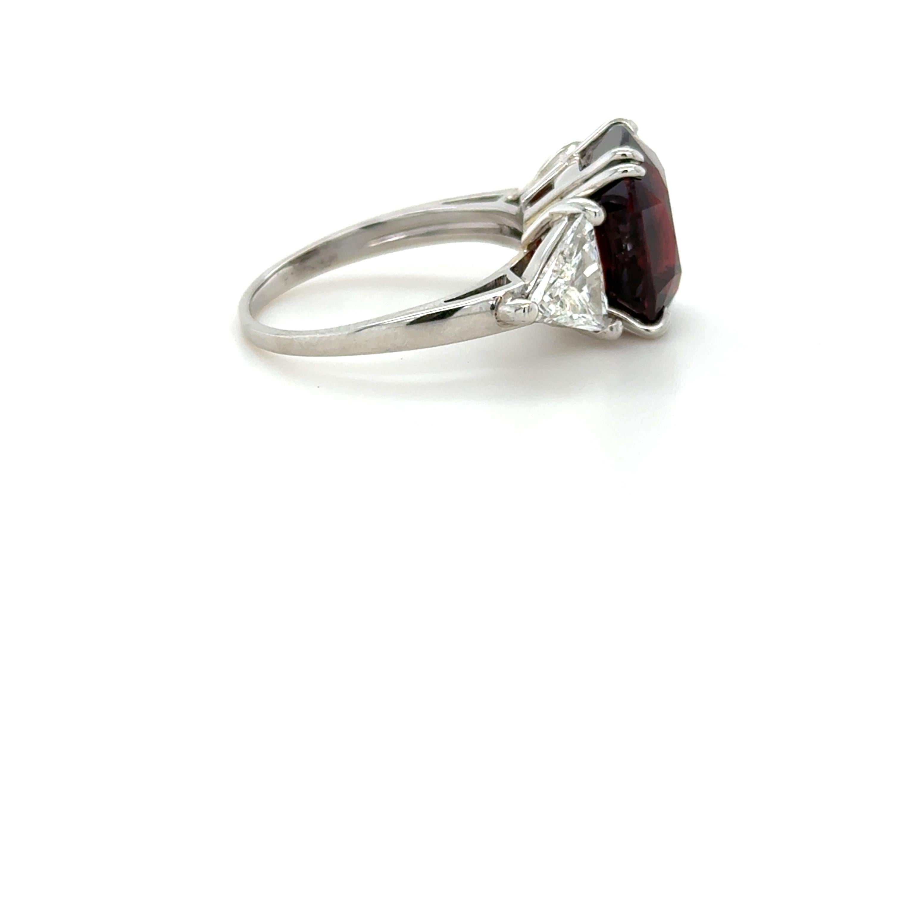 Unheated 6.93 Carat Spinel and Diamond Ring In Excellent Condition For Sale In Chicago, IL
