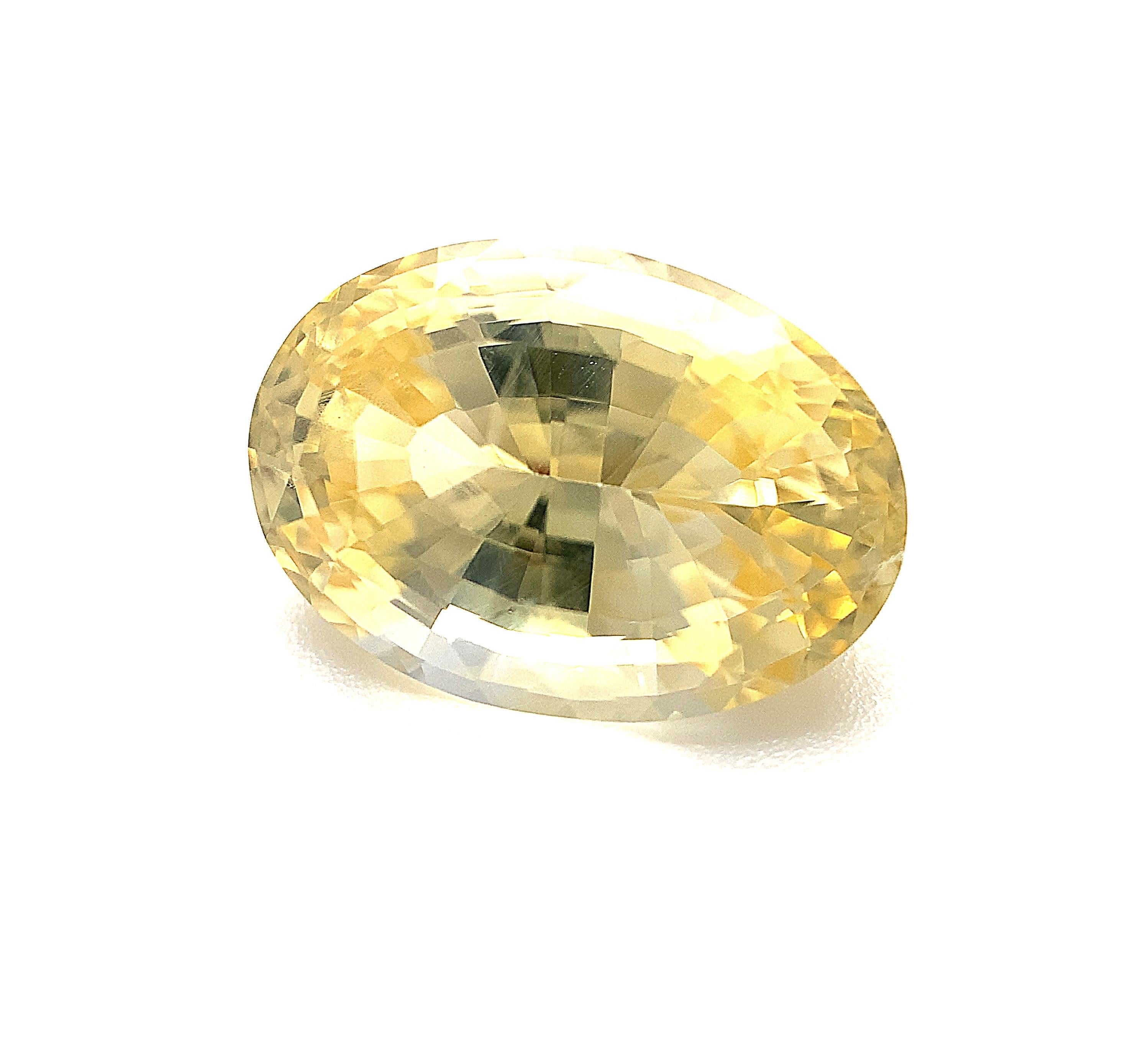 Saphir jaune ovale non chauffé de 7,16 carats non serti, certifié GIA Neuf - En vente à Los Angeles, CA