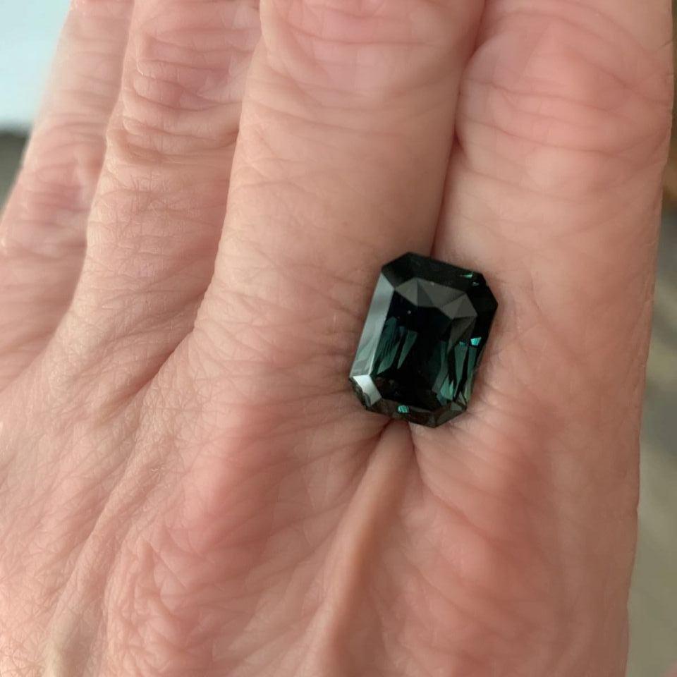 Unheated 8.63 Carat Blue Green Sapphire, Loose Gemstone, GIA Certified  For Sale 3