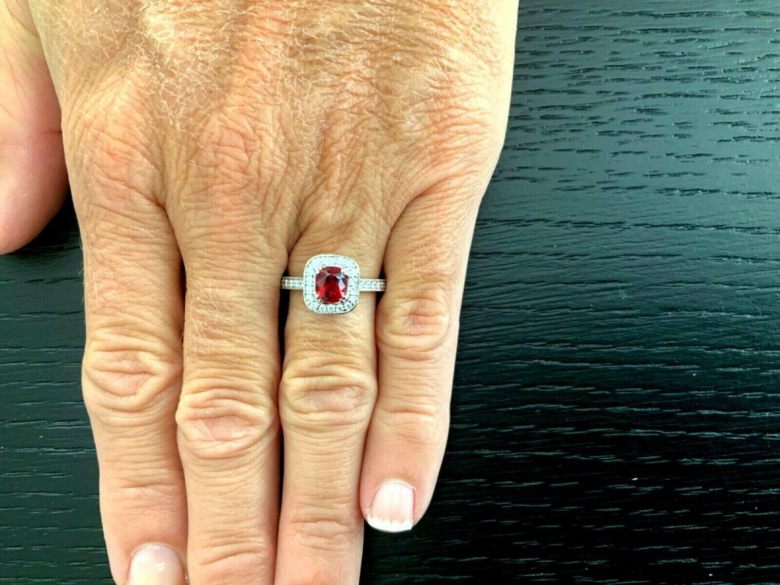 Unheated .98 Carat Natural Burma Vivid Red Spinel and Diamond Ring GIA Certified In New Condition For Sale In Middletown, DE