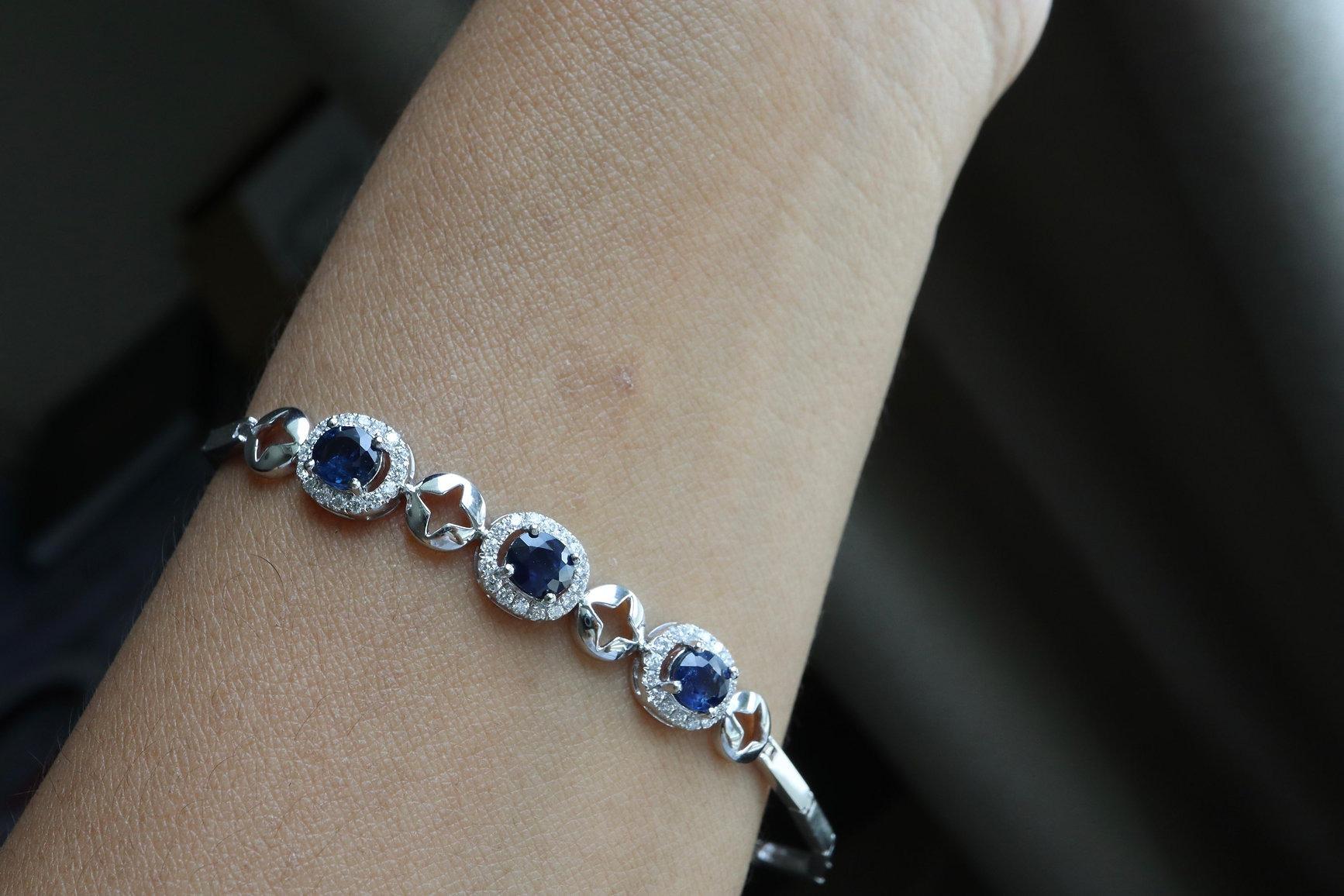 Bracelet en saphir bleu non chauffé et diamant en or massif 18k en vente 6