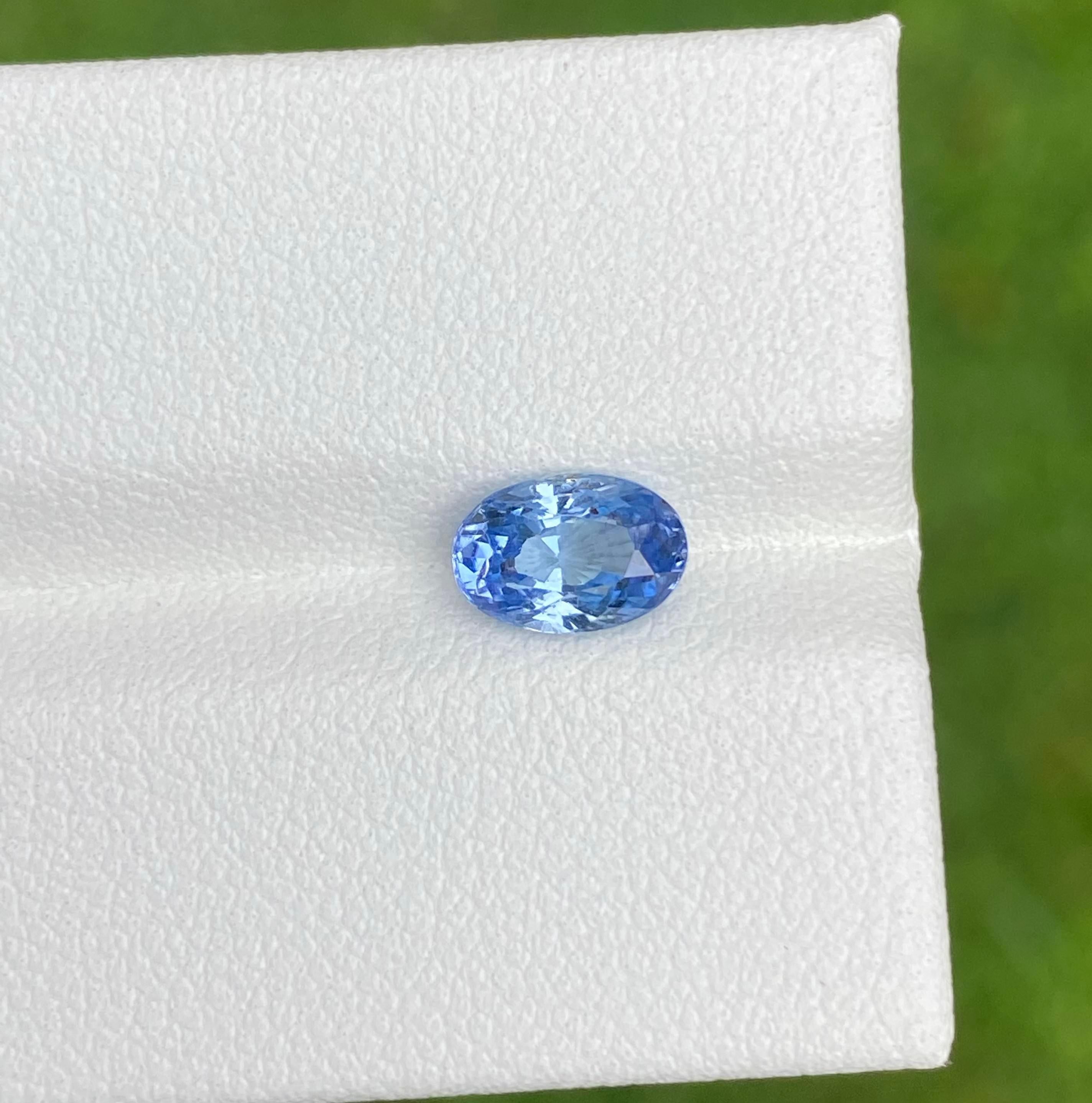 Certified Unheated Blue Sapphire Ring Gem 1.25 Carat Oval Gemstone Ceylon Origin In New Condition For Sale In Makola, LK