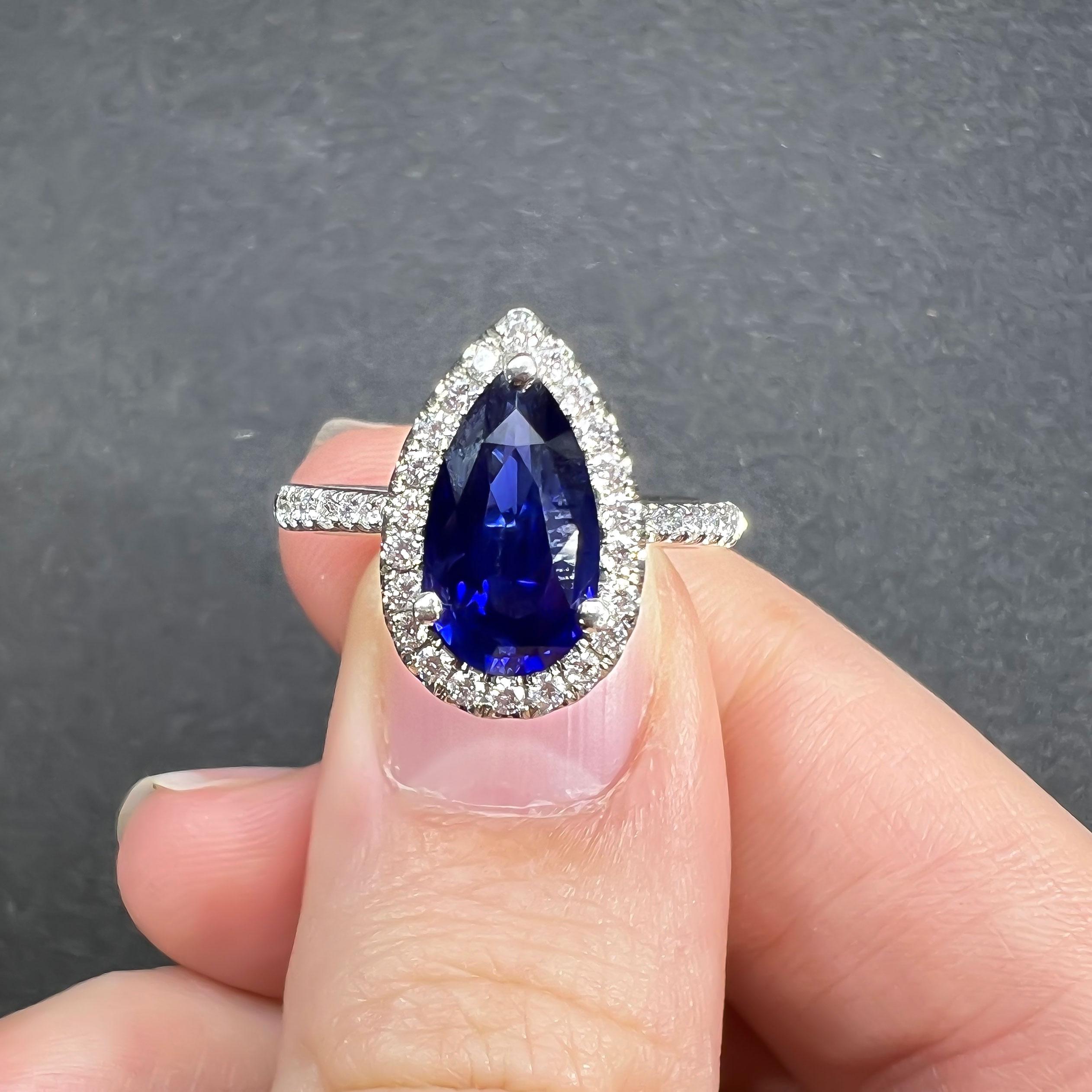 Bague en platine avec saphir bleu non chauffé de 2,38 carats et diamants, rapport GIA en vente 2