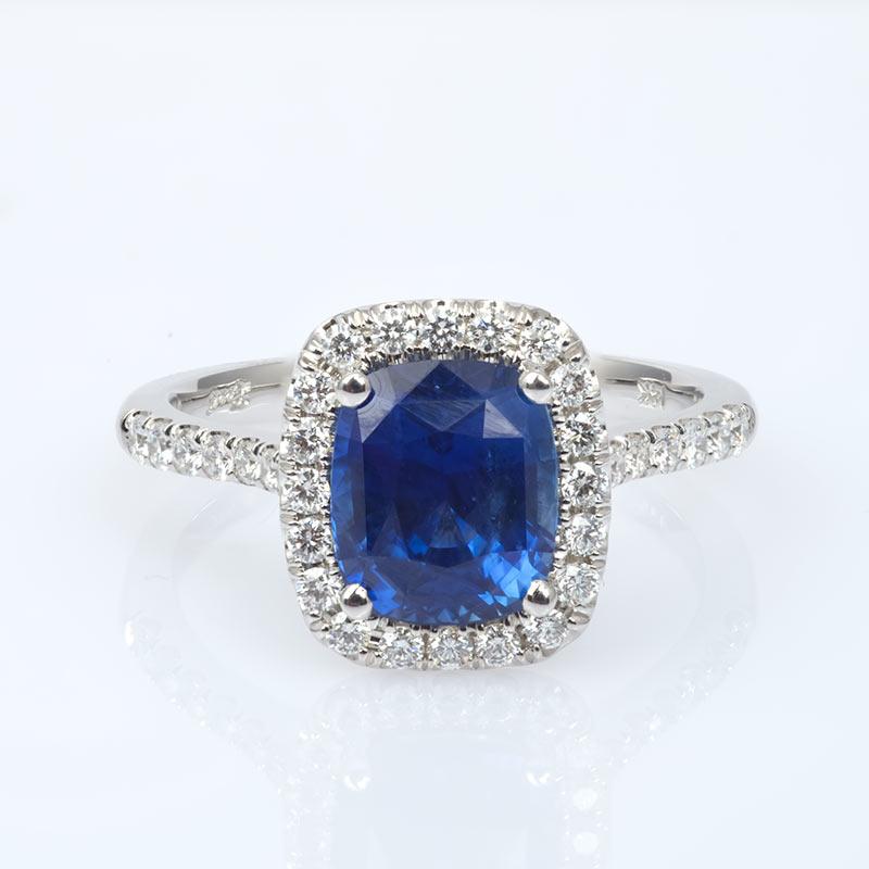 Women's Unheated Blue Sapphire Stone 2.41 cts in 14KWG Ring with Diamonds / GIA Report For Sale