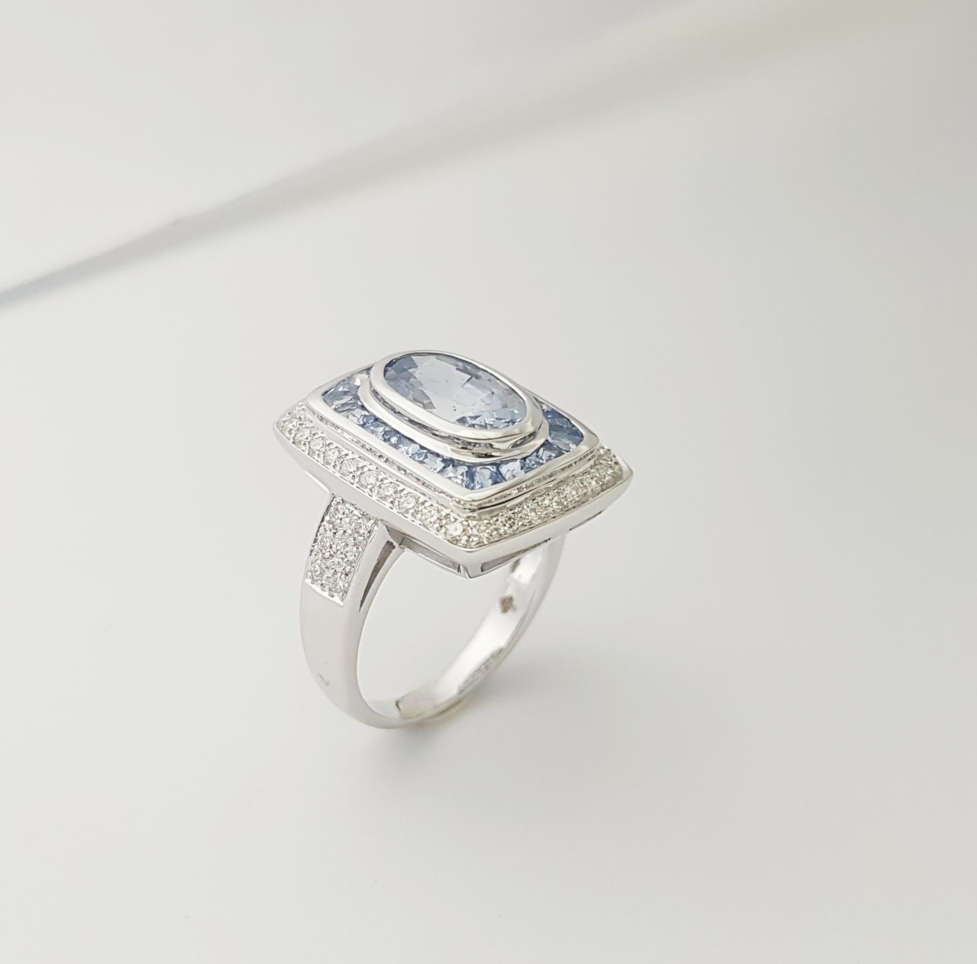 Anello con zaffiro blu non riscaldato, zaffiro blu e diamante in oro bianco 18 carati in vendita 2