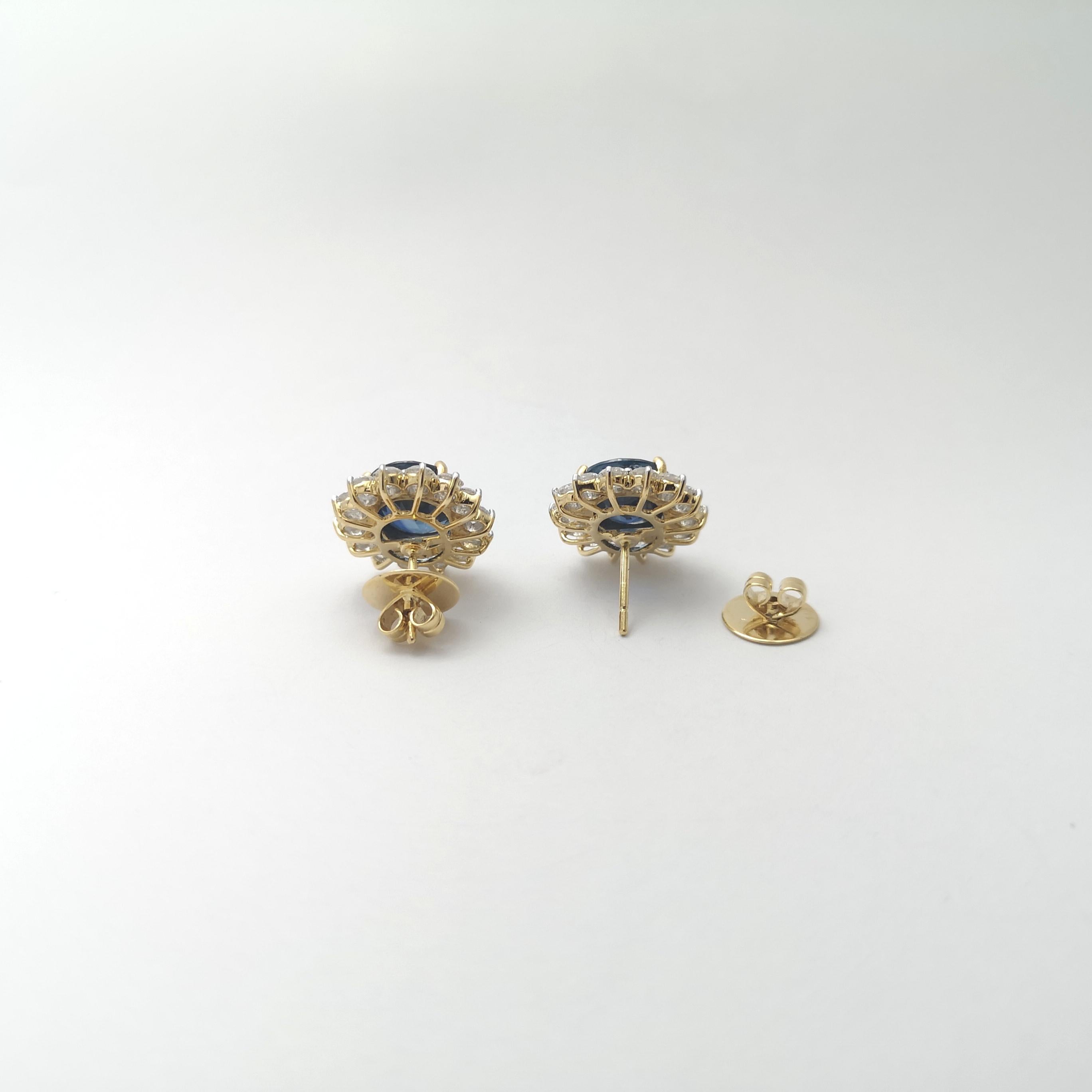 Boucles d'oreilles en or jaune/blanc 18 carats saphir bleu non chauffé et diamant en vente 2