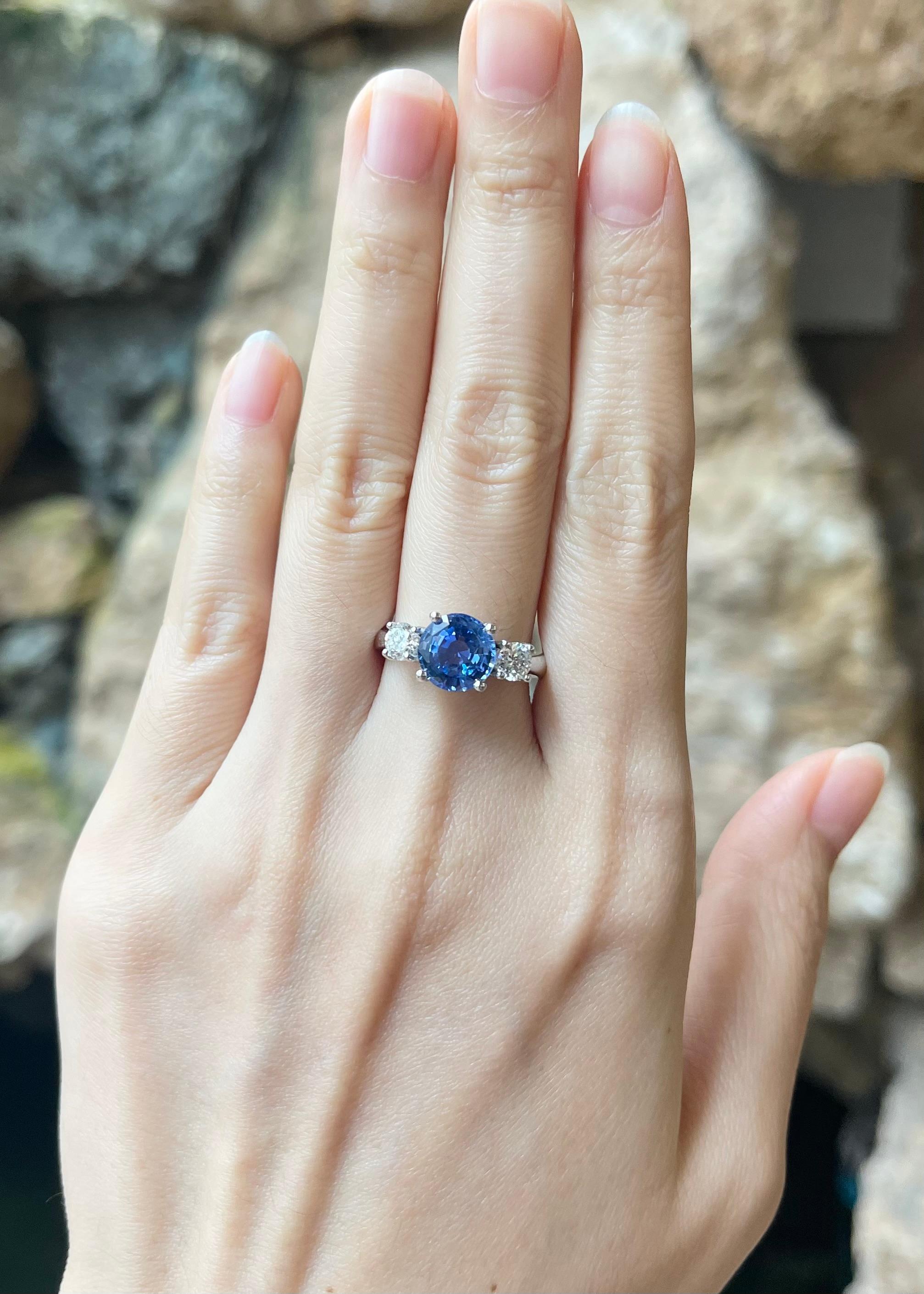 Saphir bleu non chauffé 2,70 carats et diamant 0,59 carat Bague en platine 950

Largeur :  1,7 cm 
Longueur : 0.8 cm
Taille de l'anneau : 53
Poids total : 9,05 grammes


