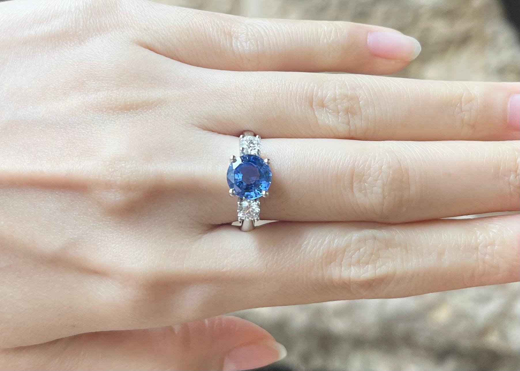 Contemporain Unheated Blue Sapphire with Diamond Ring set in Platinum 950 Settings en vente