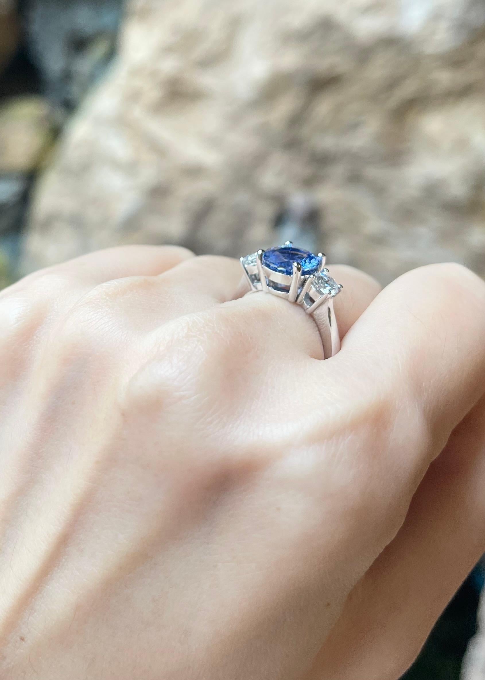 Unheated Blue Sapphire with Diamond Ring set in Platinum 950 Settings Pour femmes en vente