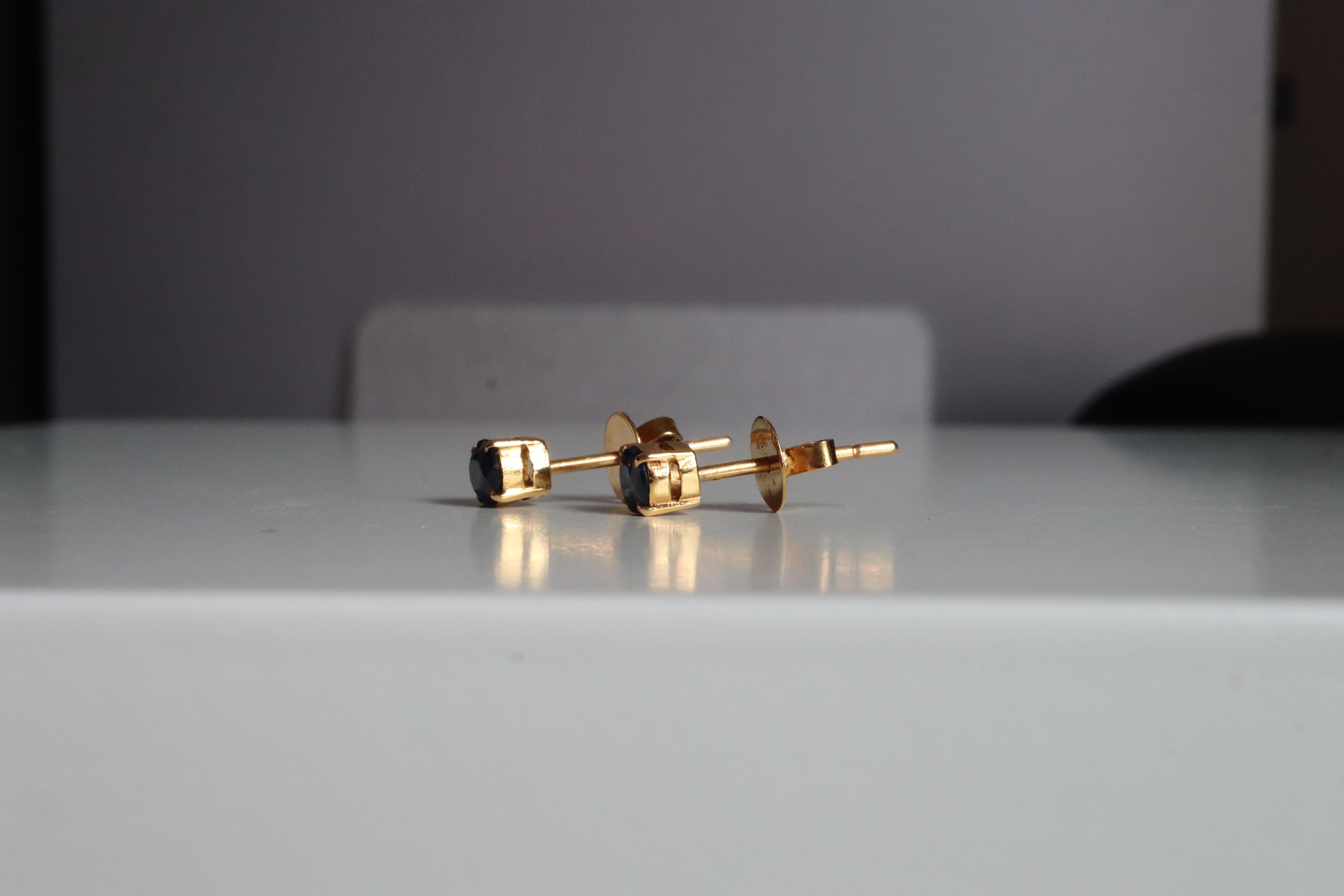 Unheated Burma Blue Sapphire Earrings (Sapphire Solitaire Earrings) In New Condition For Sale In Singapore, SG