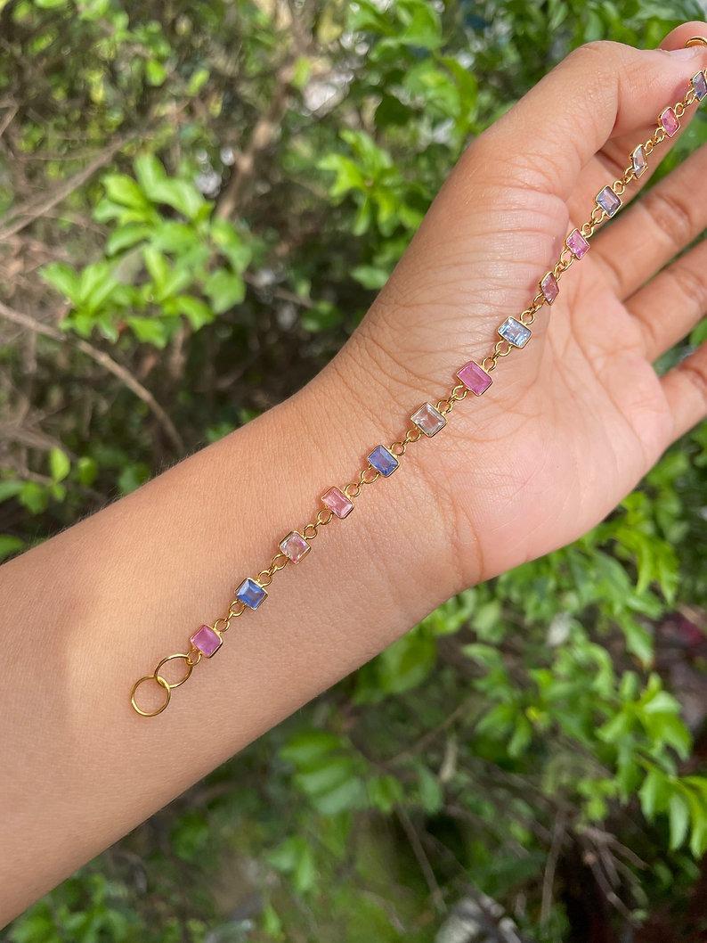 Bracciale in oro massiccio 18 carati con zaffiro Burma Fancy Color non riscaldato in vendita 4