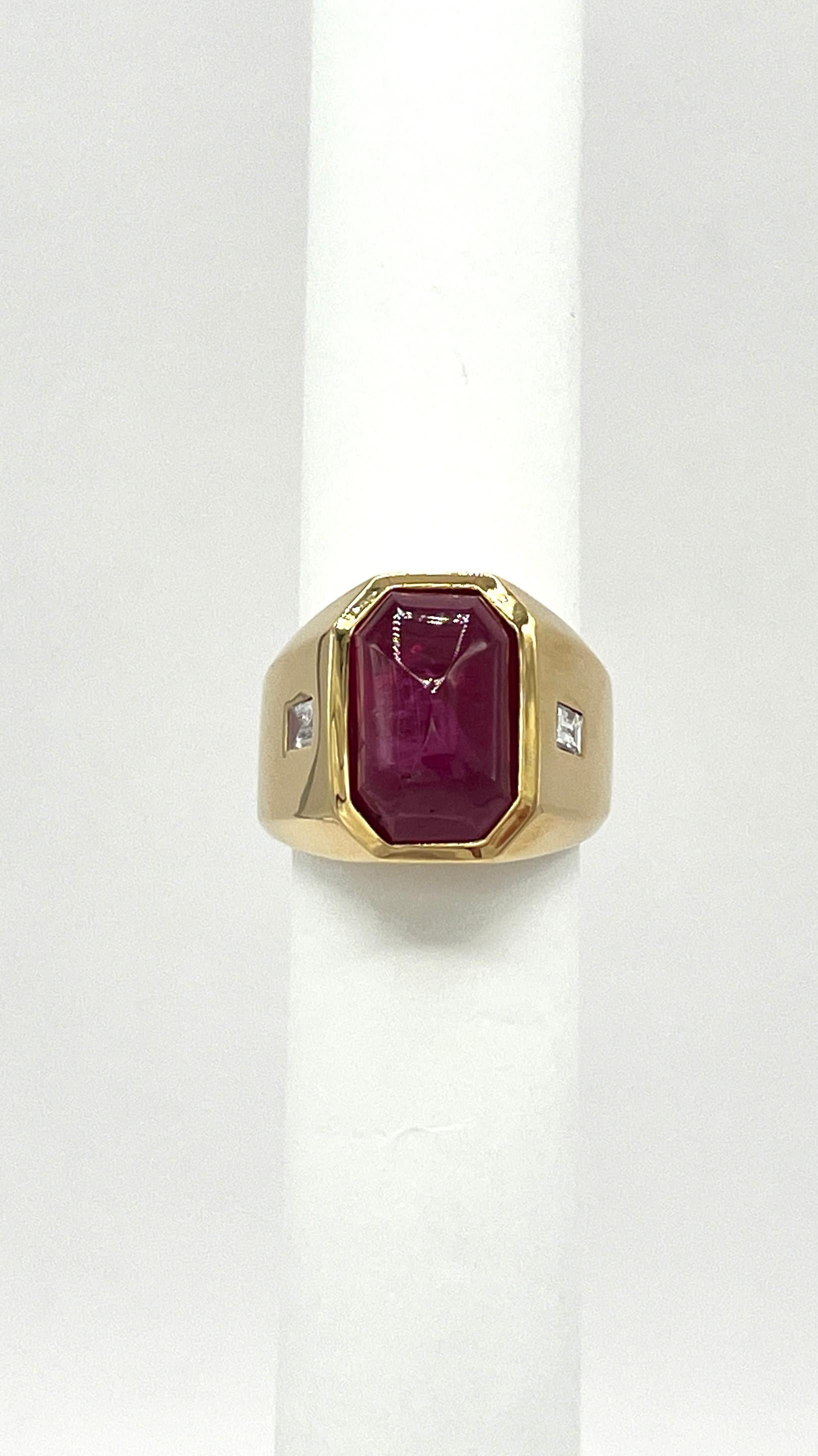 Unheated Burma Ruby and White Diamond Ring in 18K Yellow Gold In New Condition In Los Angeles, CA
