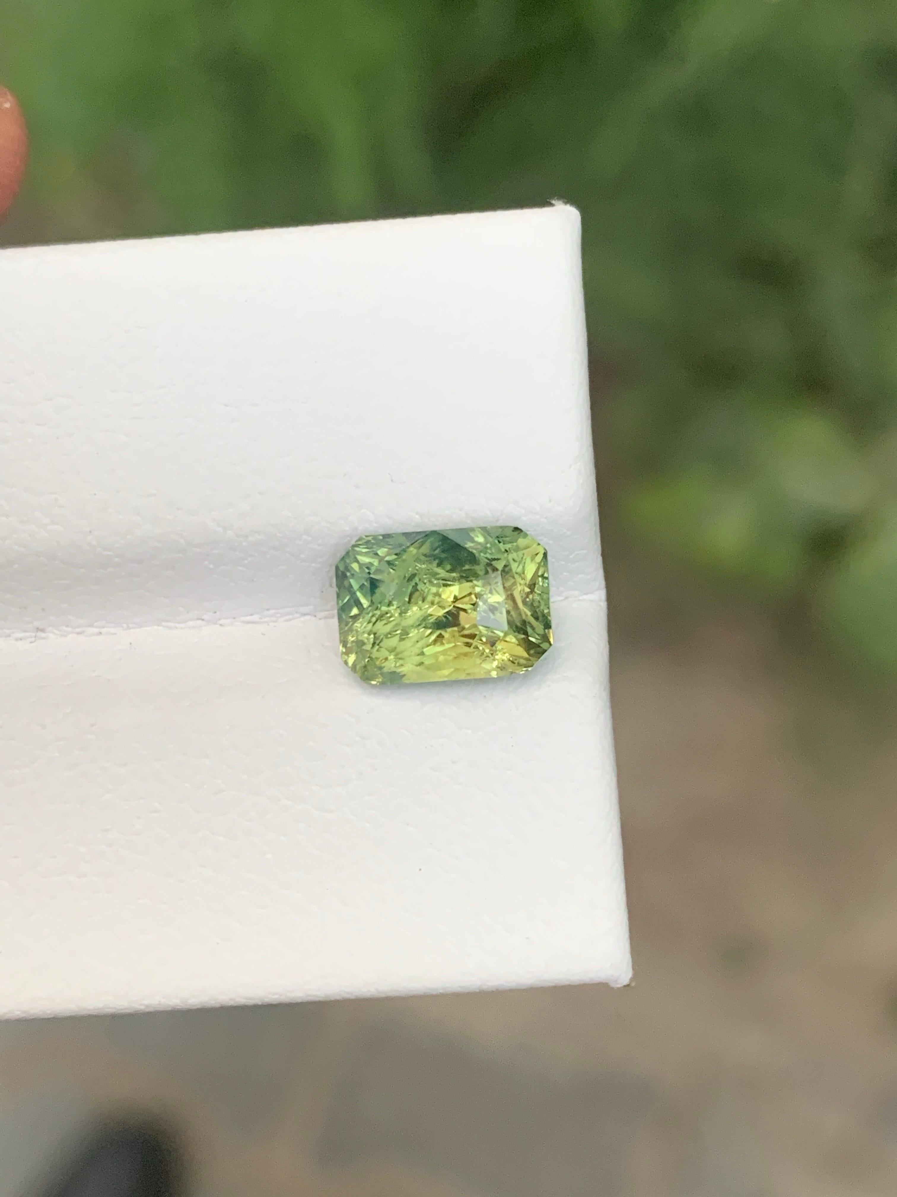 Loser dreifarbiger Saphir

Gewicht: 3,19 Karat
Größen: 8.79 x 6.17 x 6.10 Mm
Herkunft: Madagaskar, Afrika
Form: Achteck
Farbe: Grün / Gelb / Blau
Behandlung: Nicht
Zertifikat: AIG-Zertifikat verfügbar

Der Saphir, ein Edelstein von legendärer