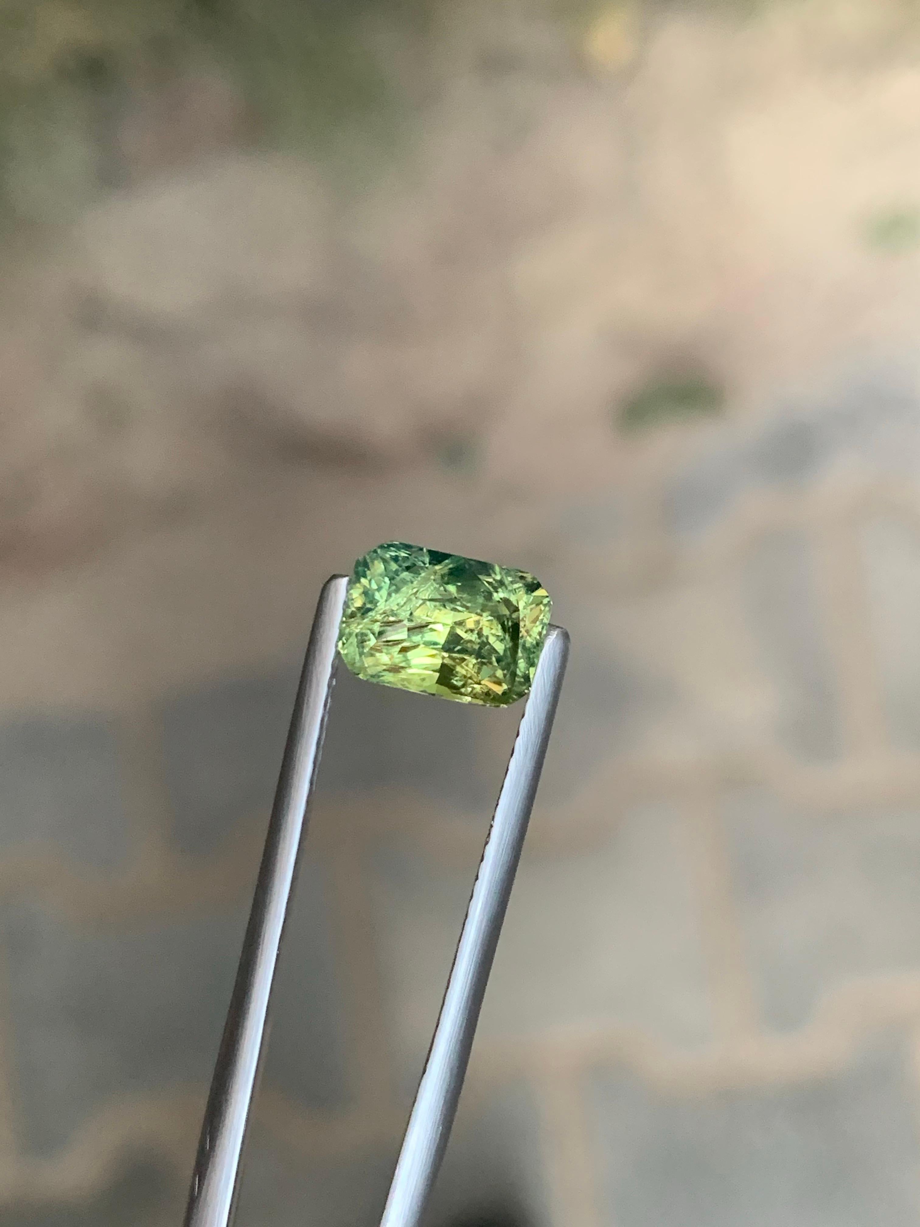 Unerhitzter zertifizierter 3,19 Karat natürlicher loser dreifarbiger Saphir Edelstein (Arts and Crafts) im Angebot