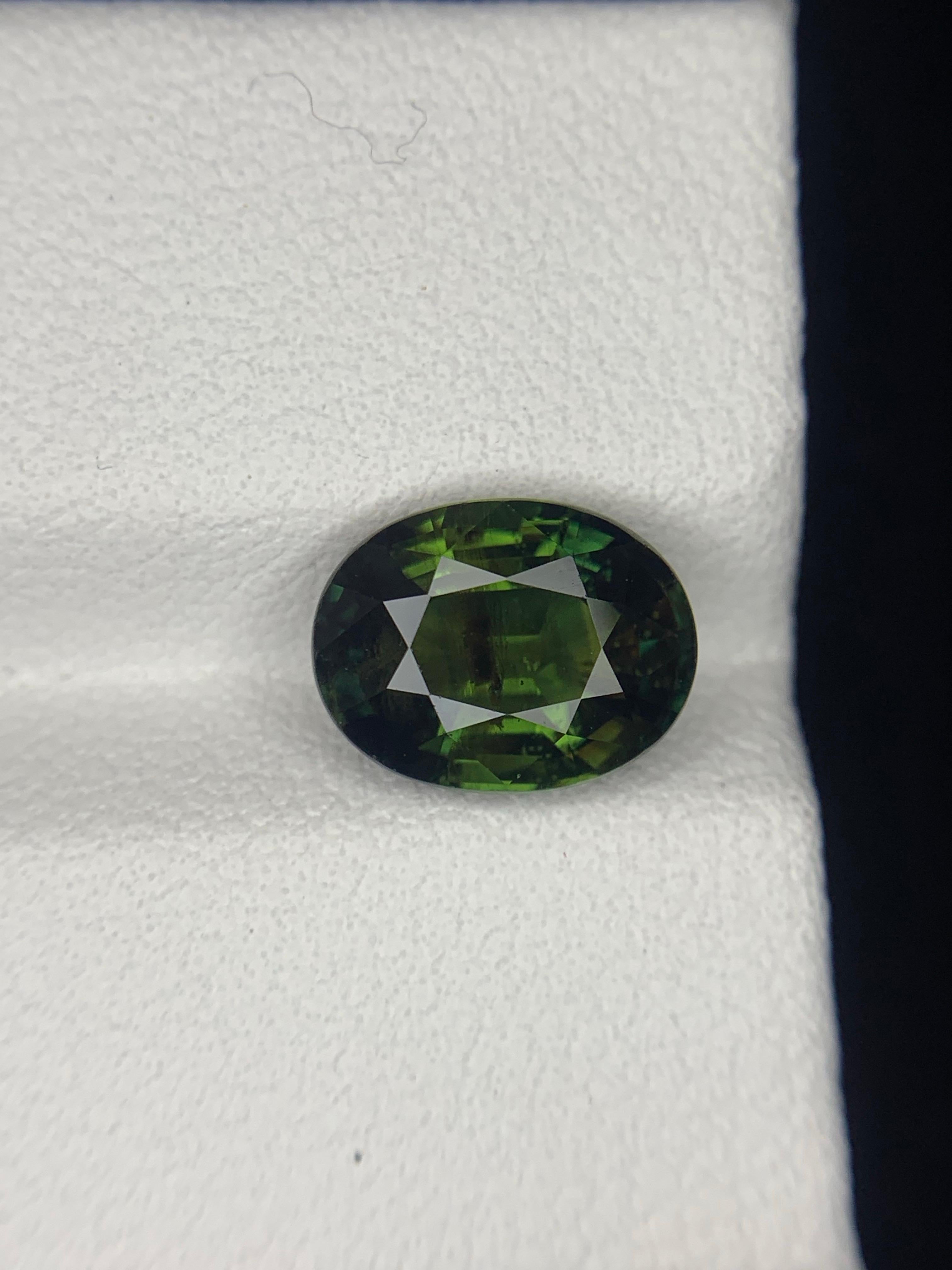 Taglio ovale Gemma di zaffiro sciolta naturale non riscaldata certificata da 3,29 carati del Madagascar in vendita