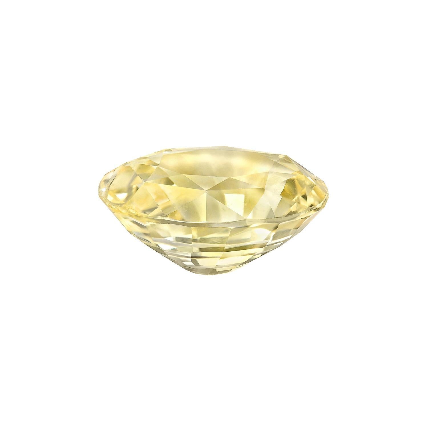 Saphir jaune de Ceylan ovale naturel et non chauffé de 5,56 carats, proposé en vrac aux plus grands collectionneurs de pierres précieuses du monde.
Le certificat de gemme AGTA (American Gem Trade Association) est joint aux images pour votre