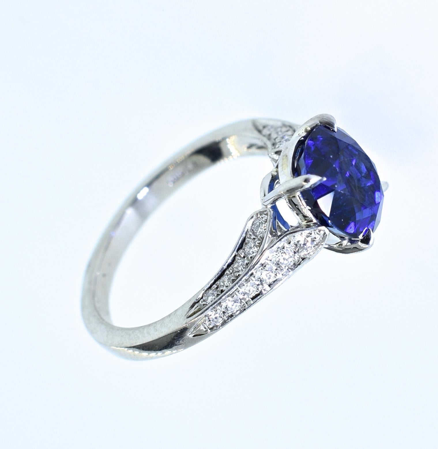 Unheated GIA Certified Natural Very Fine Sapphire and Diamond Ring In New Condition In Aspen, CO