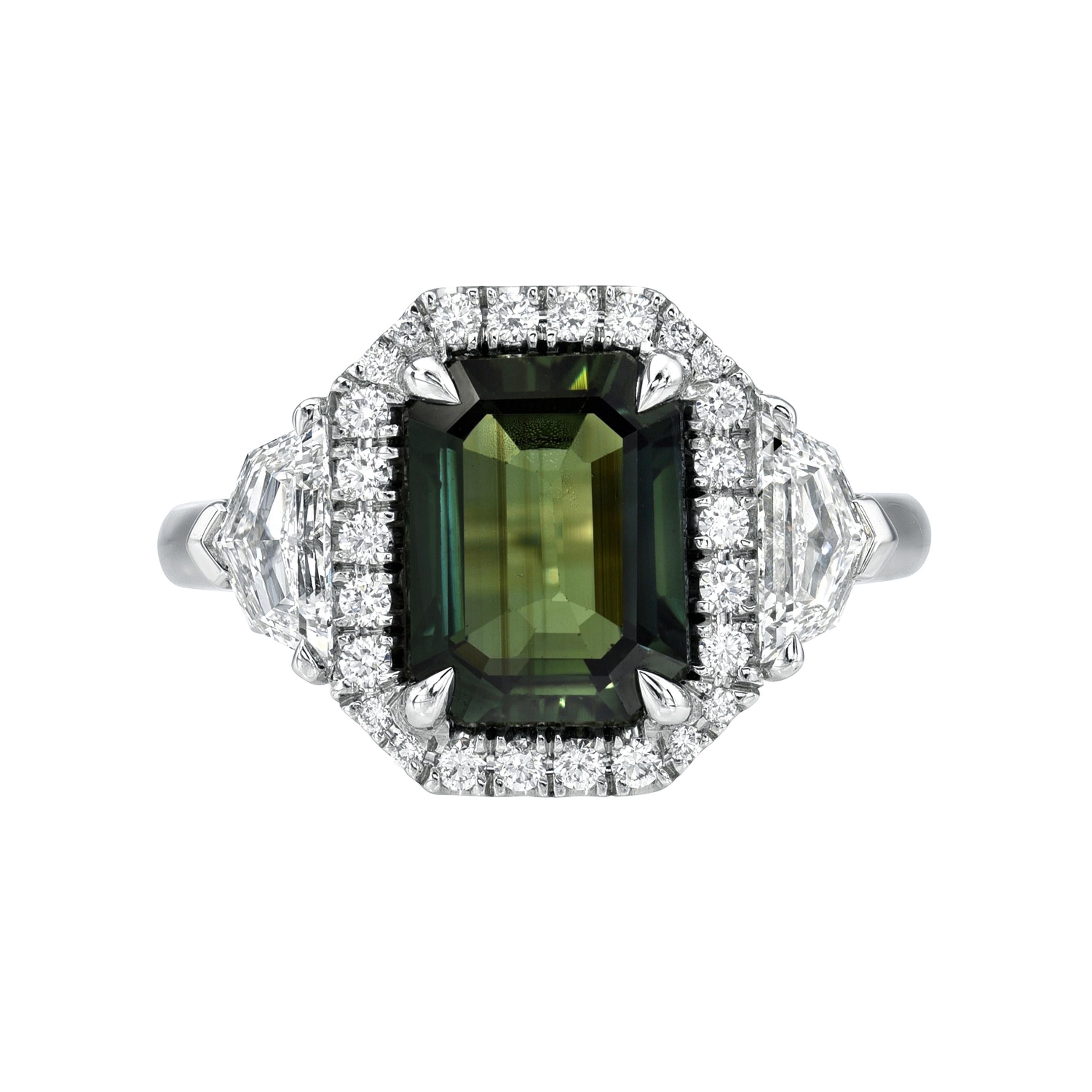 Bague en saphir vert non chauffé de 3,01 carats, taille émeraude naturelle, sans chaleur - GIA en vente 1