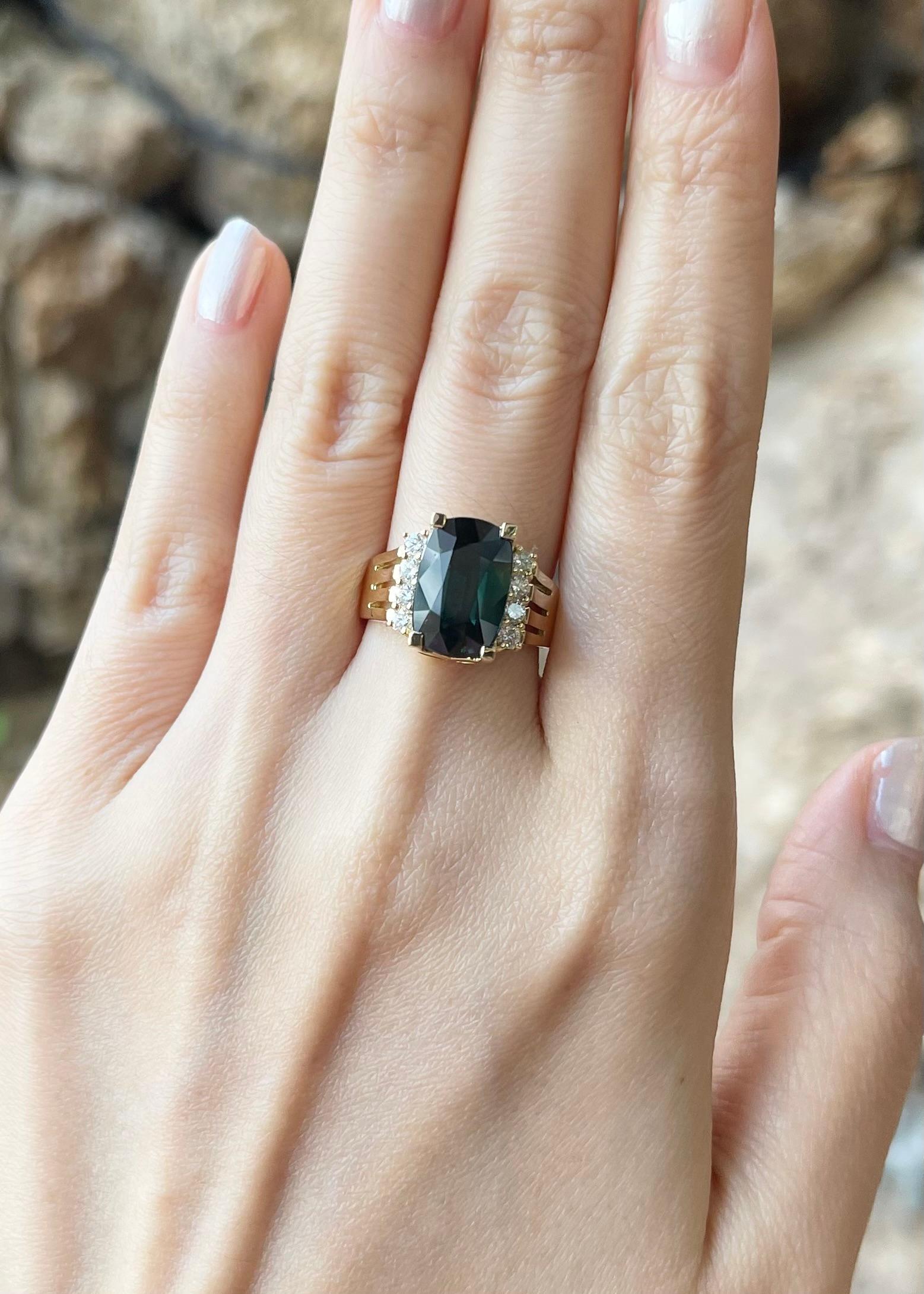 Unerhitzter grüner Saphir 5,05 Karat mit Diamant 0,36 Karat Ring in 18K Goldfassung

Breite:  1.3 cm 
Länge: 1,2 cm
Ringgröße: 54
Gesamtgewicht: 8,6 Gramm

