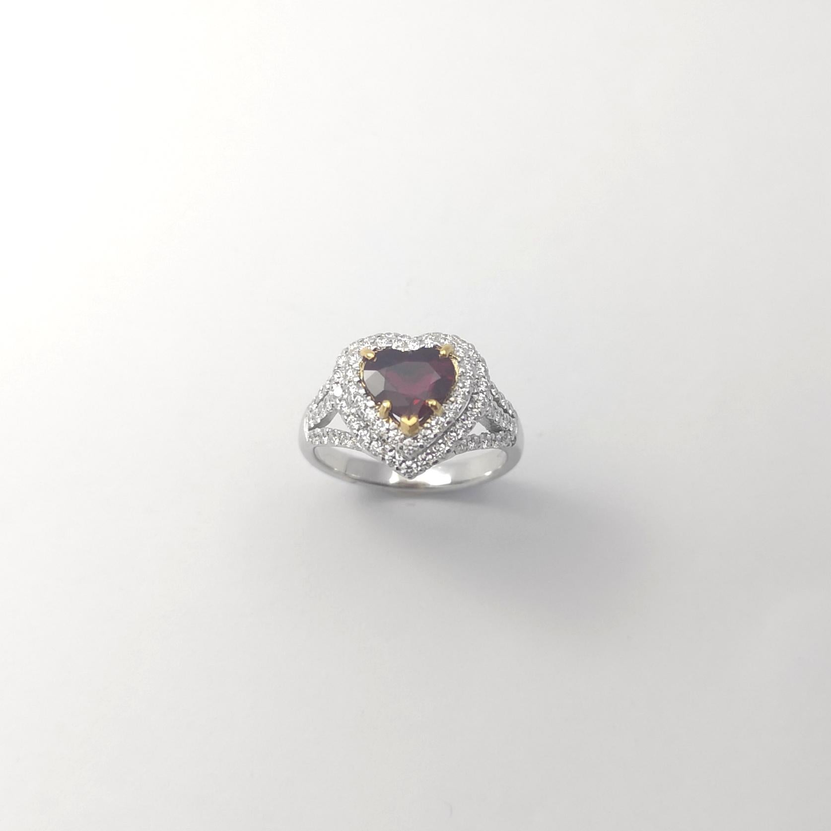 Unerhitzter herzförmiger burmesischer Rubin mit Diamantring in 18K Weißgold im Angebot 8