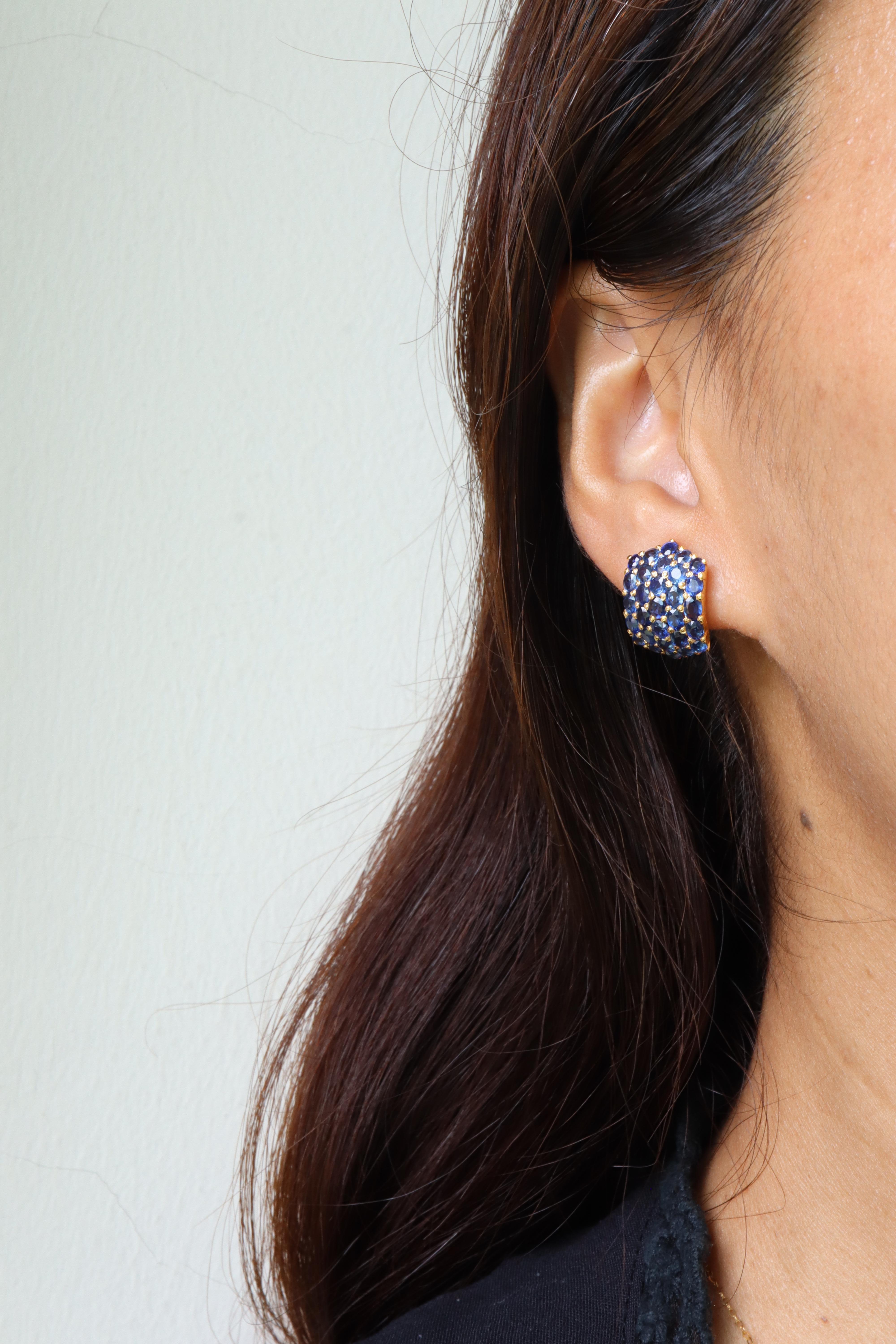 Women's Unheated Mogok blue sapphires bold dome design Earring in 18k solid gold For Sale