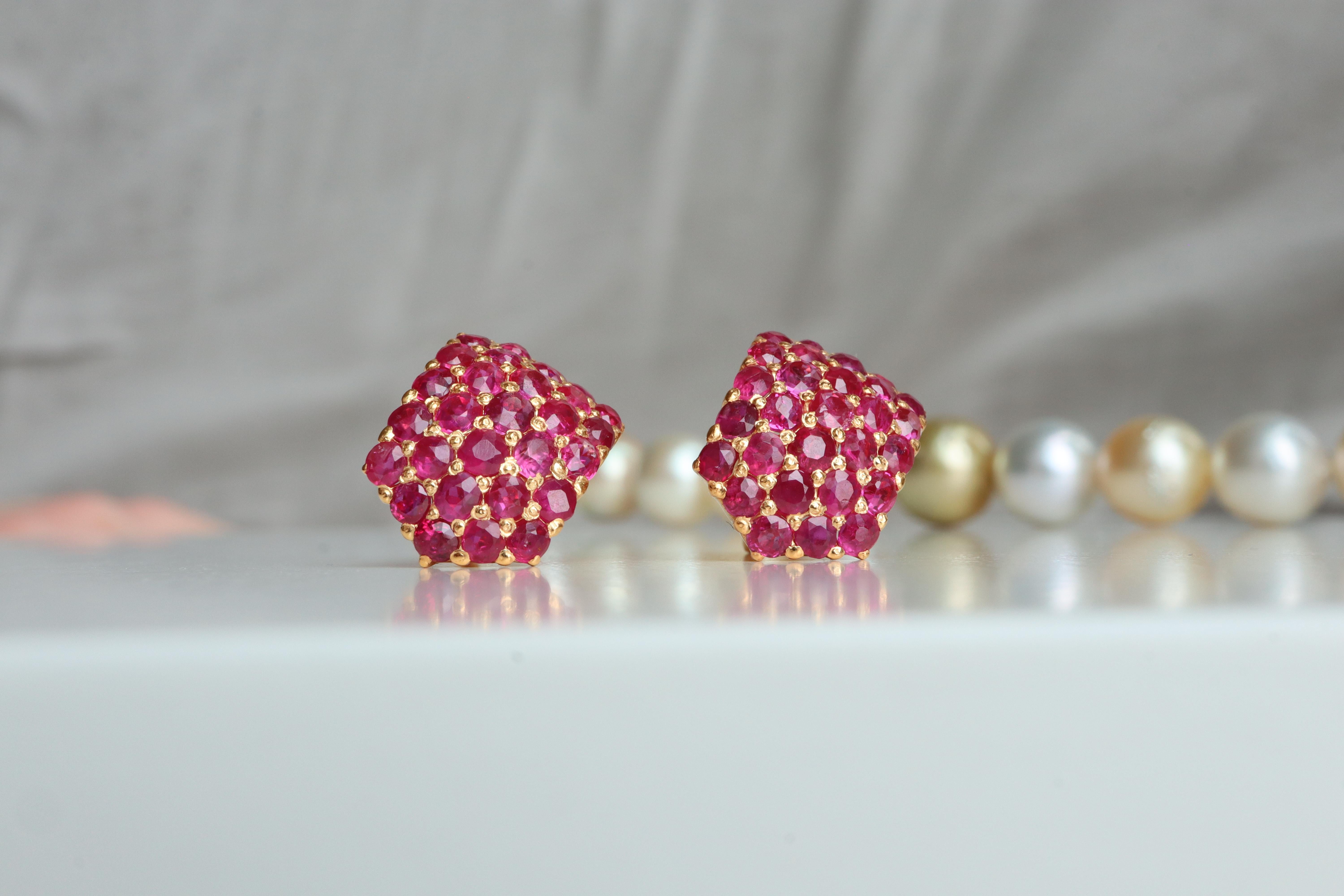 Mixed Cut Unheated Mogok Rubies bold dome design Earring in 18k solid gold For Sale
